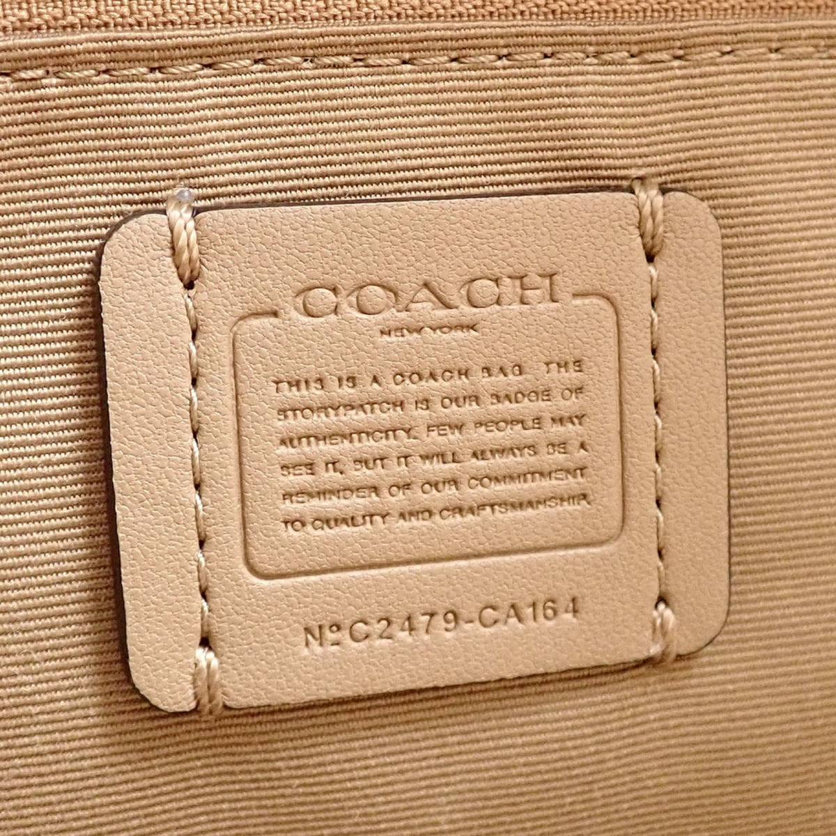 Coach Beige Leather Shoulder Bag (Pre-Owned)