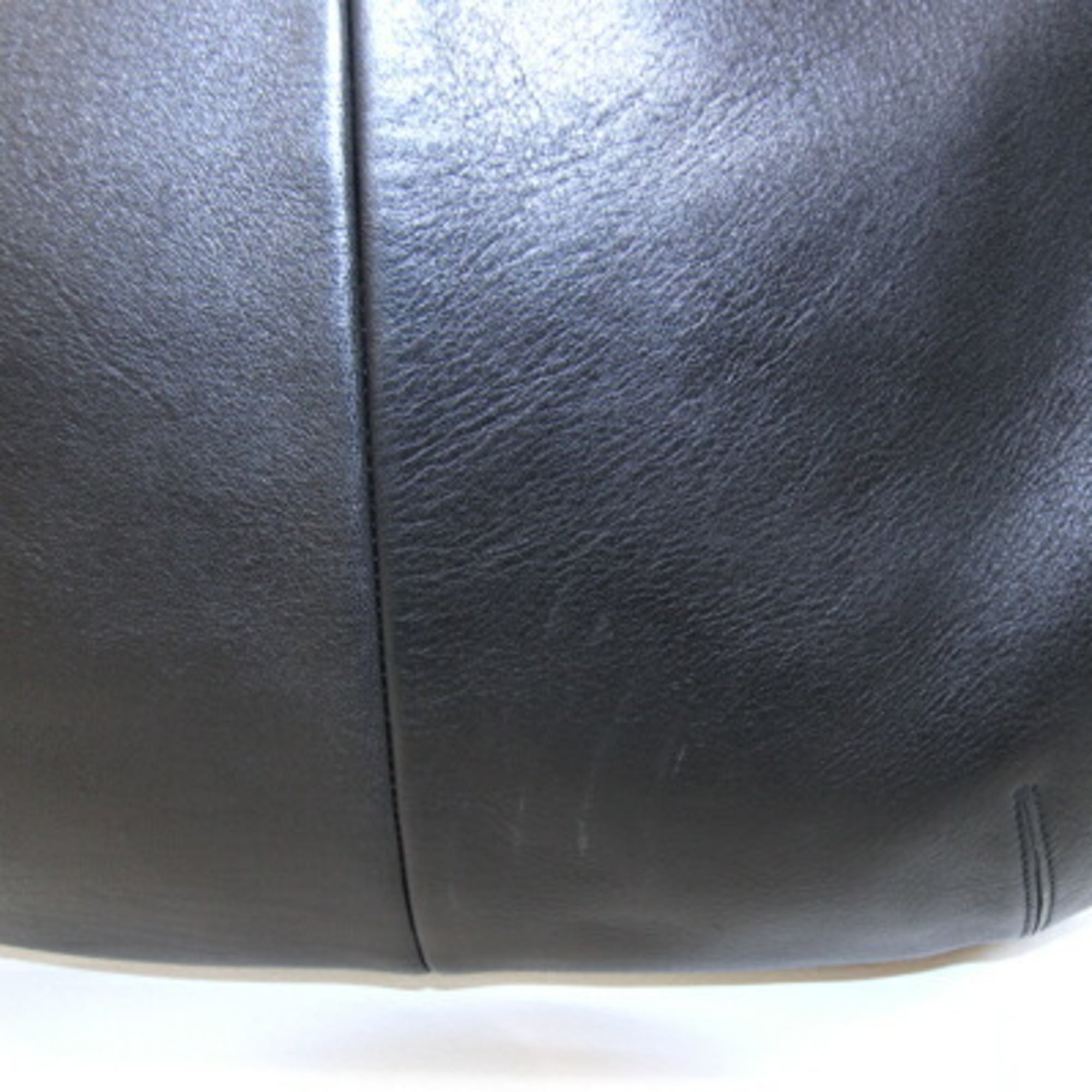 Coach Black Leather Shoulder Bag (Pre-Owned)