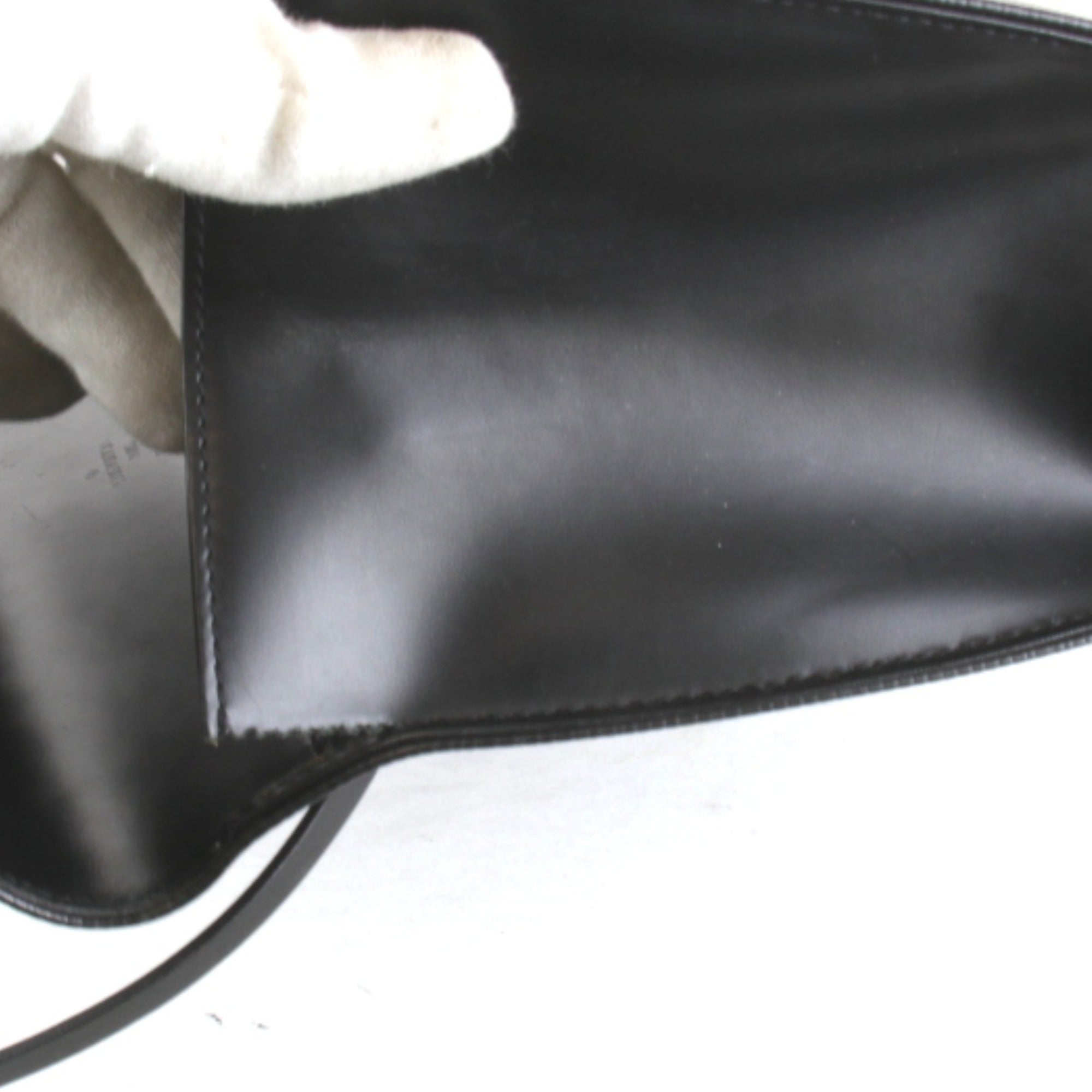 Louis Vuitton Black Epi Leather Shoulder Bag (Pre-Owned)