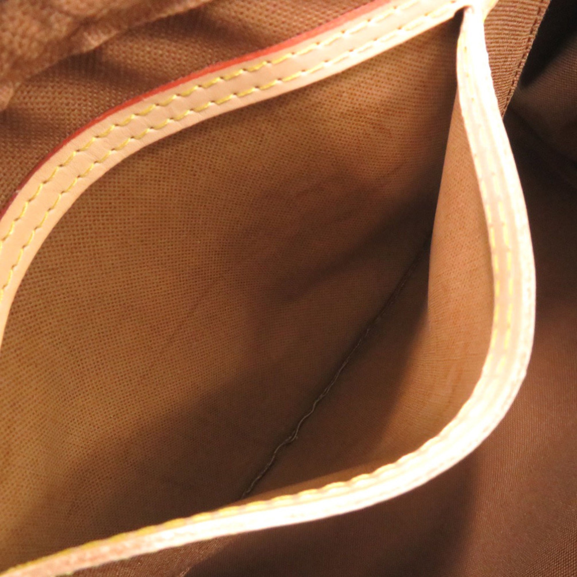 Louis Vuitton Brown Monogram Monogram Handbag (Pre-Owned)
