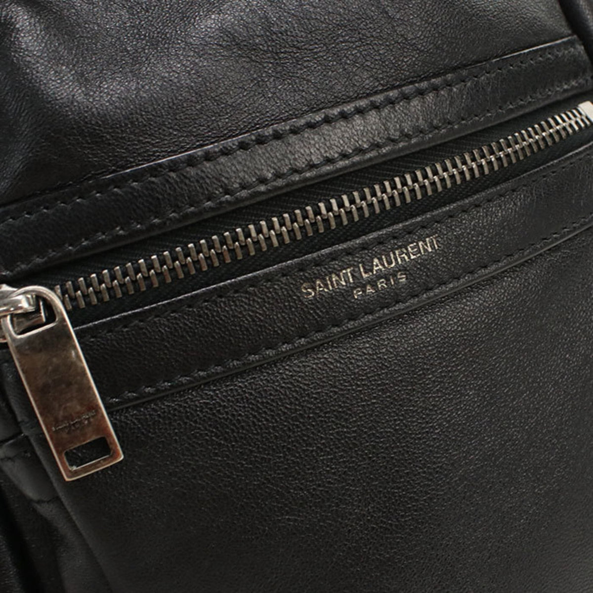 Saint Laurent Black Leather Shoulder Bag (Pre-Owned)