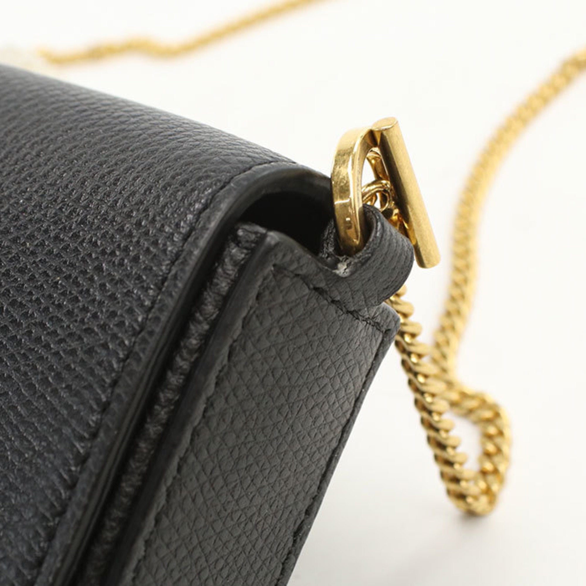 Valentino Garavani Black Leather Shoulder Bag (Pre-Owned)