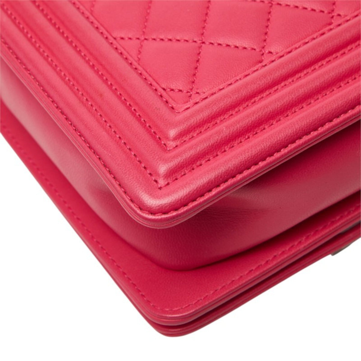 Chanel Pink Shoulder Bag (Pre-Owned)