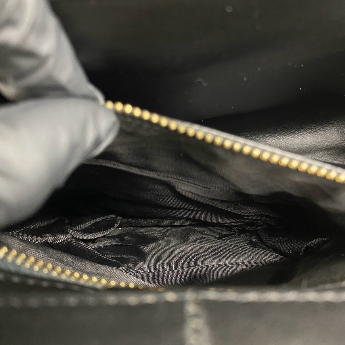 Bottega Veneta Black Leather Shoulder Bag (Pre-Owned)