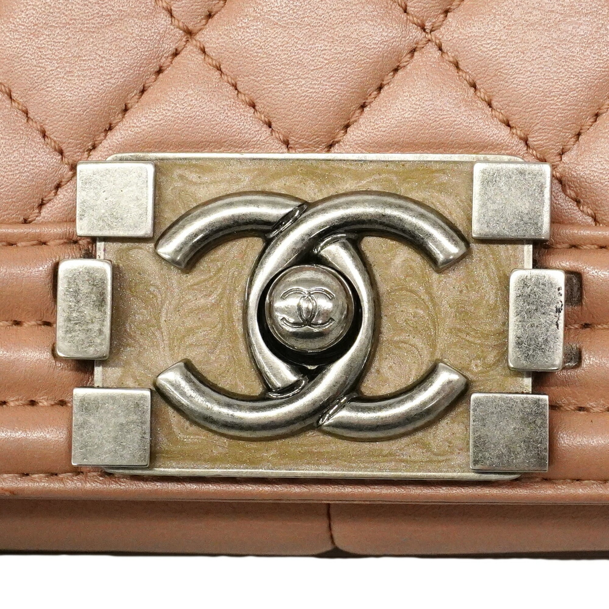 Chanel Pink Leather Shoulder Bag (Pre-Owned)