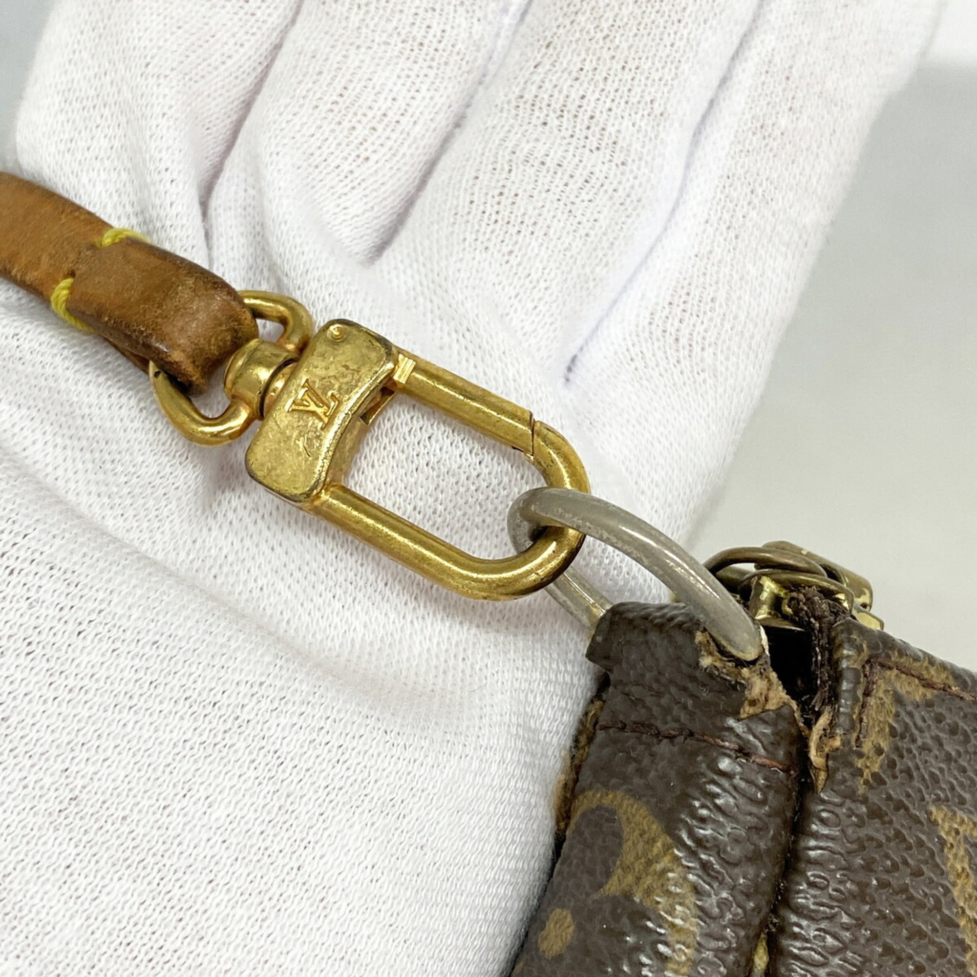 Louis Vuitton Brown Pouch (Pre-Owned)