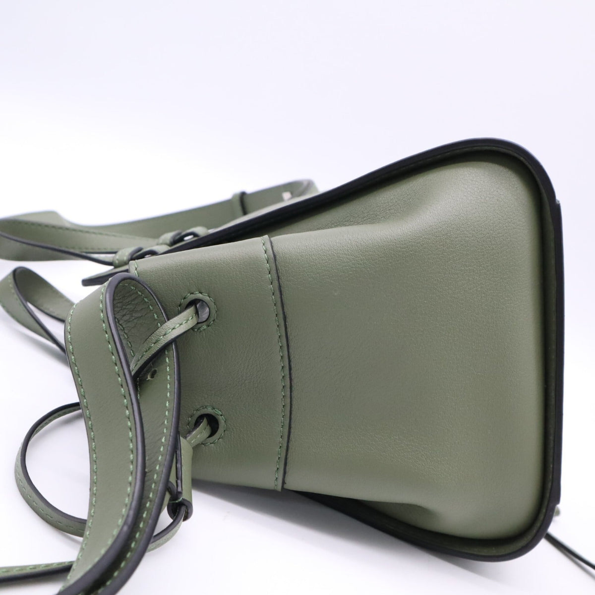 Loewe Hammock Green Leather Handbag (Pre-Owned)