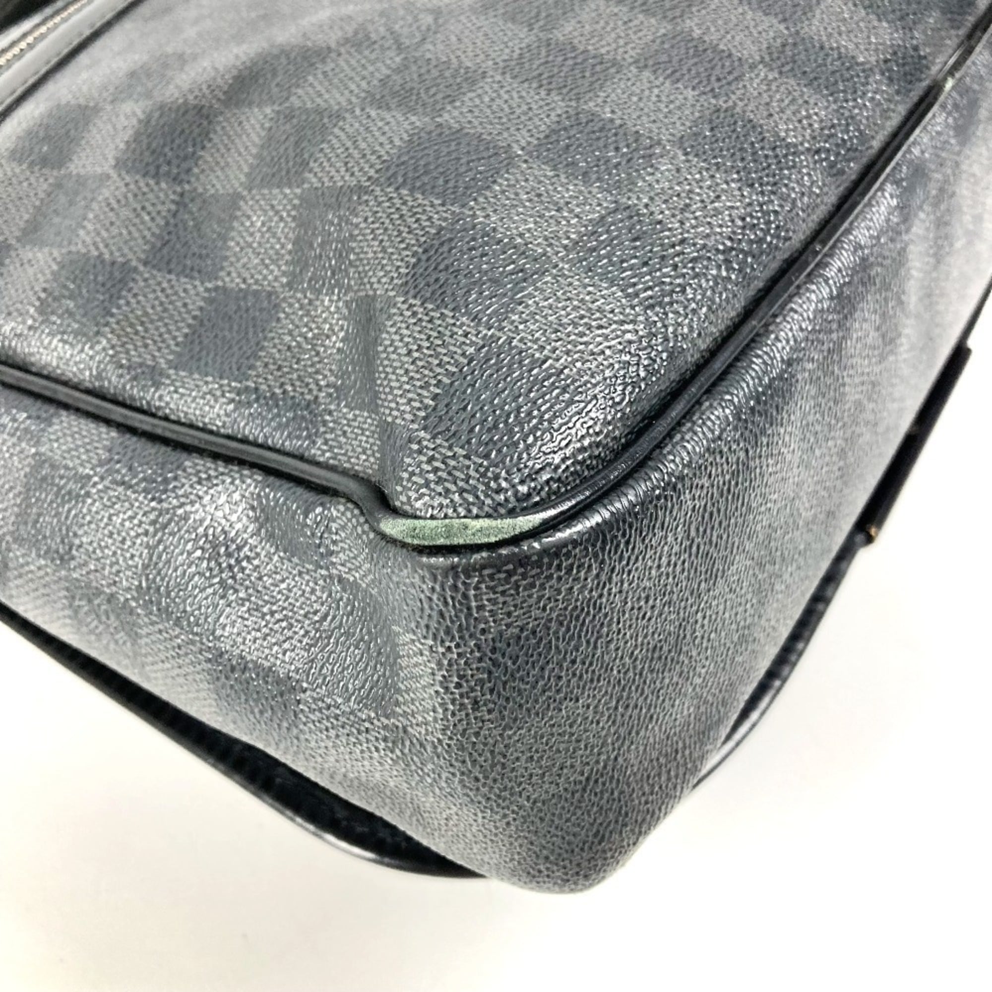 Louis Vuitton Black Damier Graphite Messenger Bag Shoulder Bag (Pre-Owned)