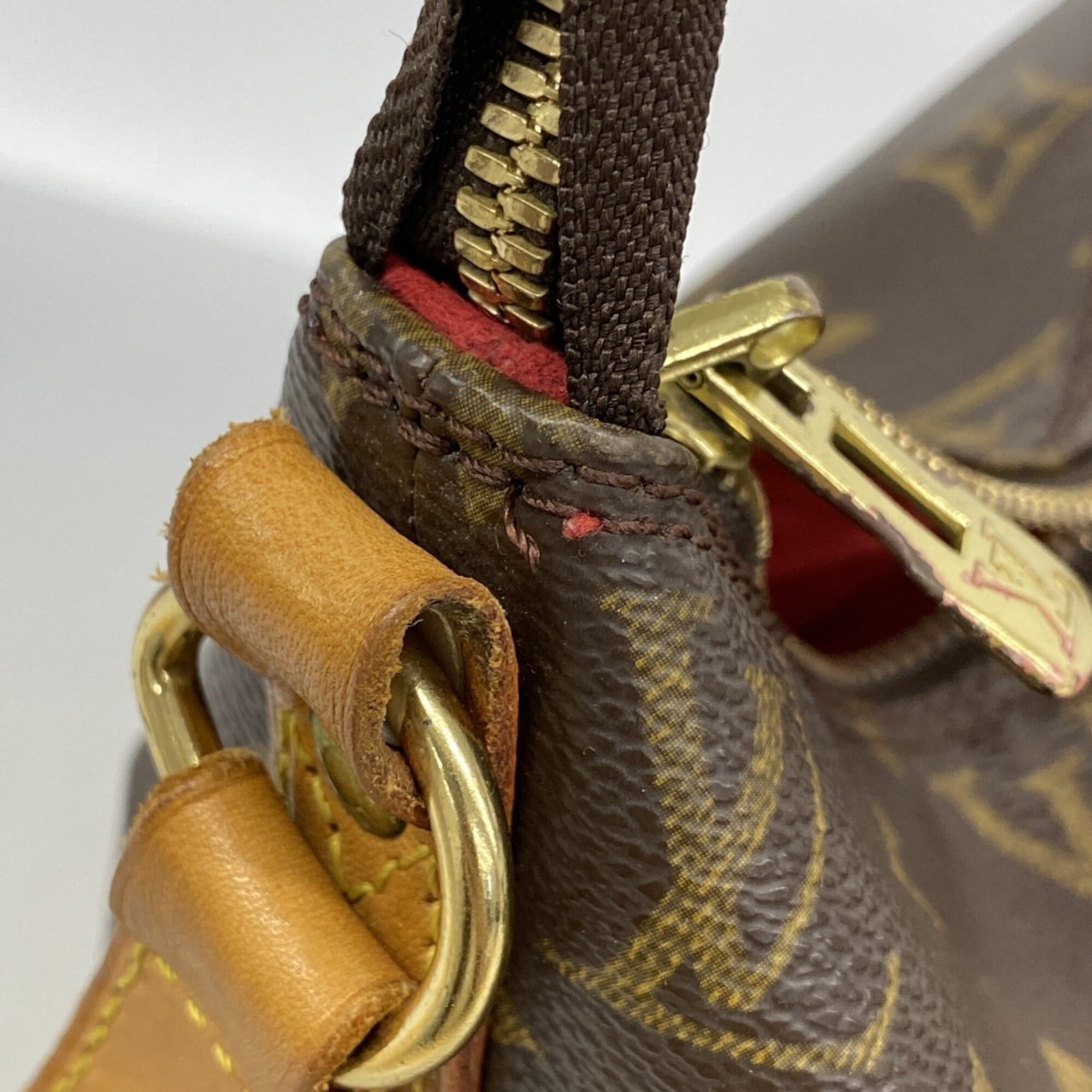 Louis Vuitton Brown Shoulder Bag (Pre-Owned)