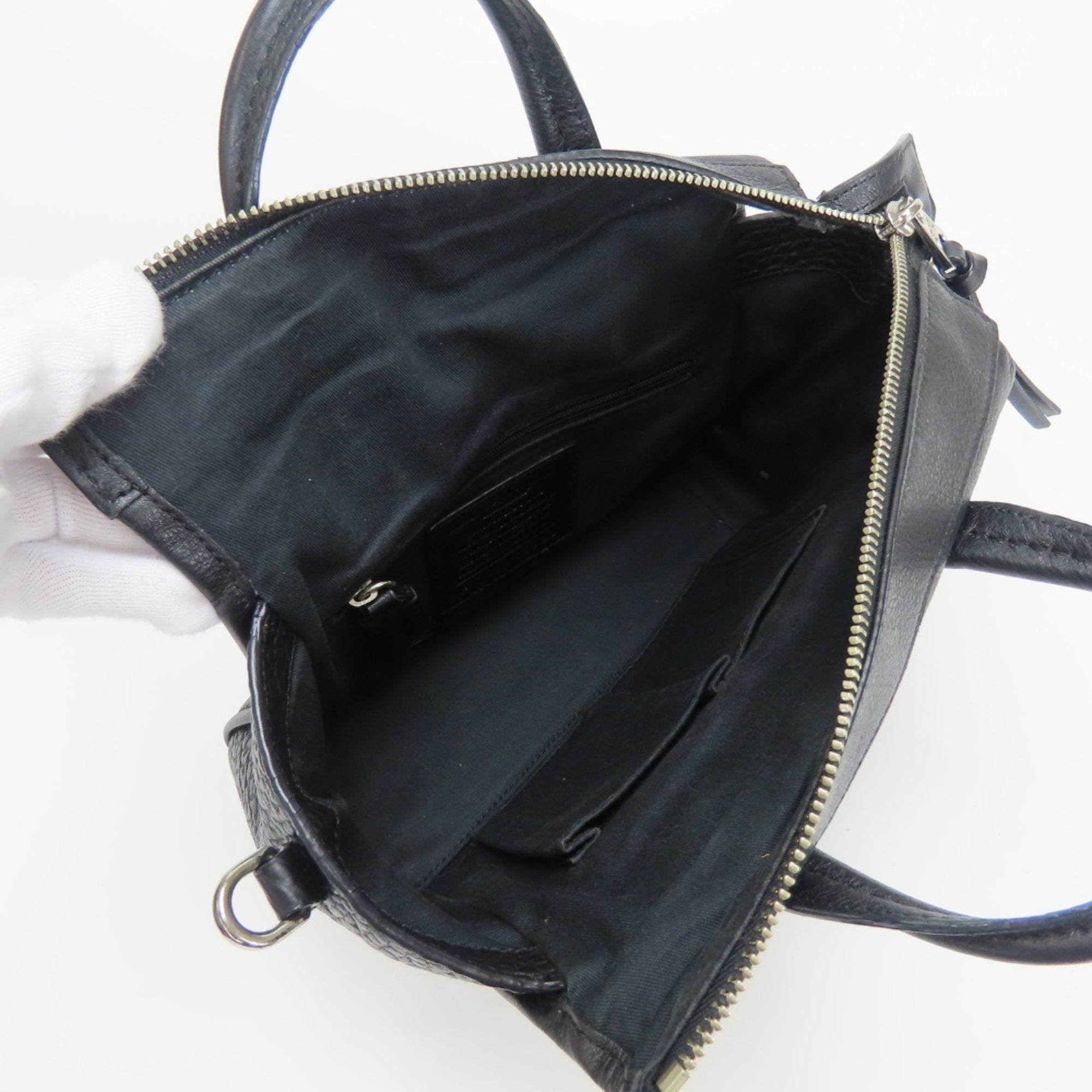 Coach Black Leather Handbag (Pre-Owned)