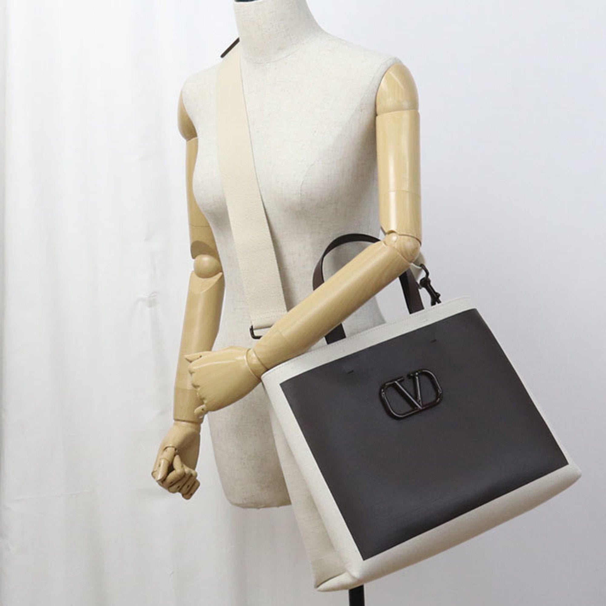 Valentino Garavani Brown Canvas Tote Bag (Pre-Owned)