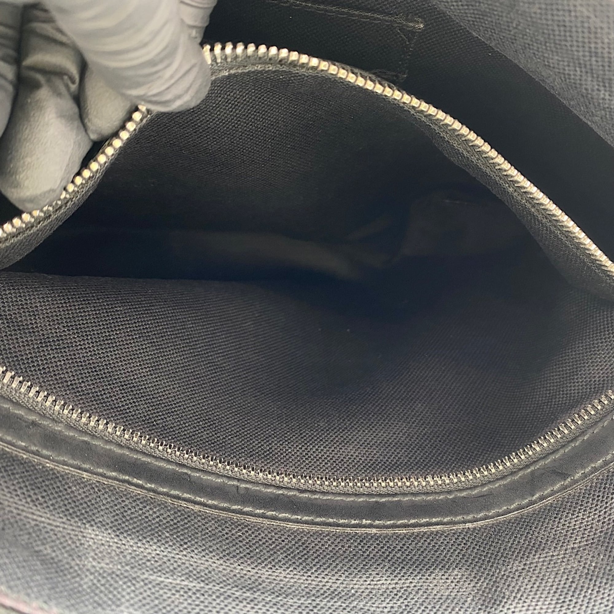 Gucci Black Clutch Bag (Pre-Owned)