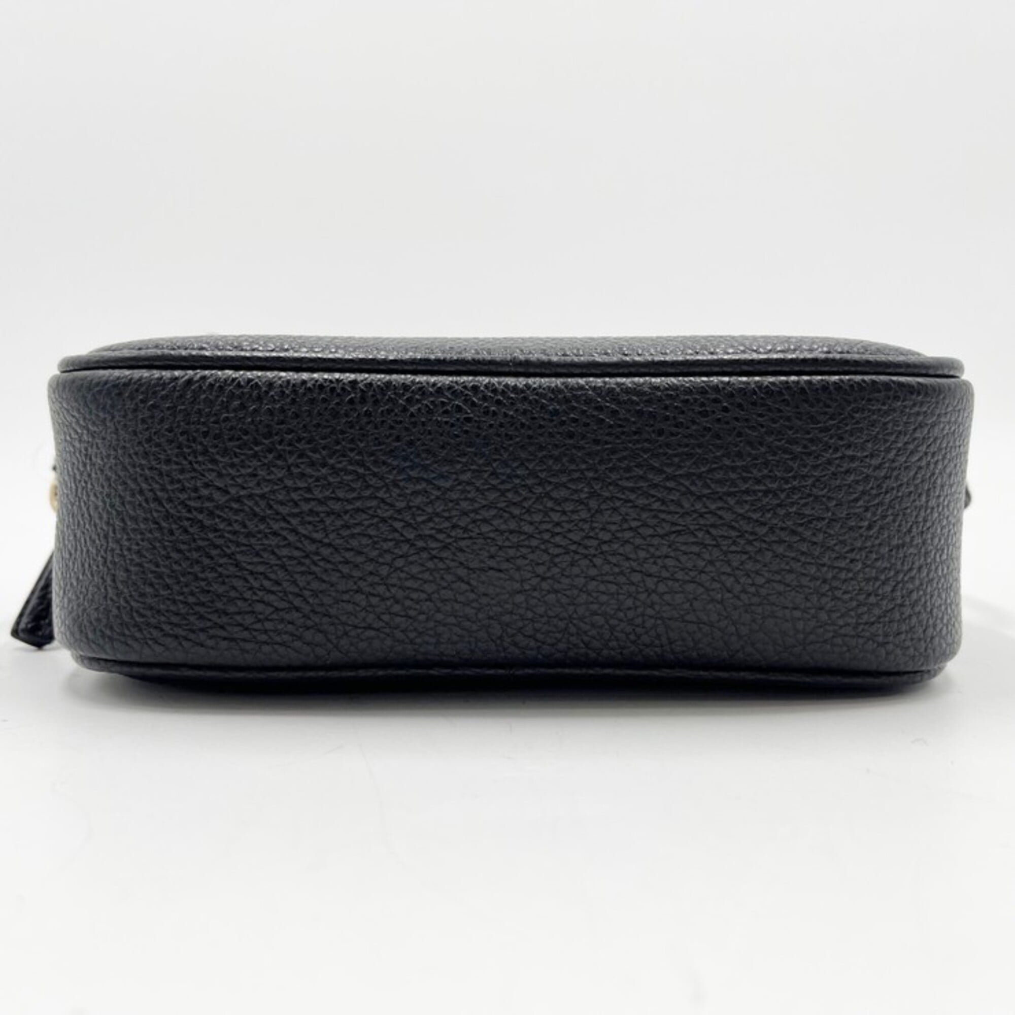 Salvatore Ferragamo Black Leather Shoulder Bag (Pre-Owned)