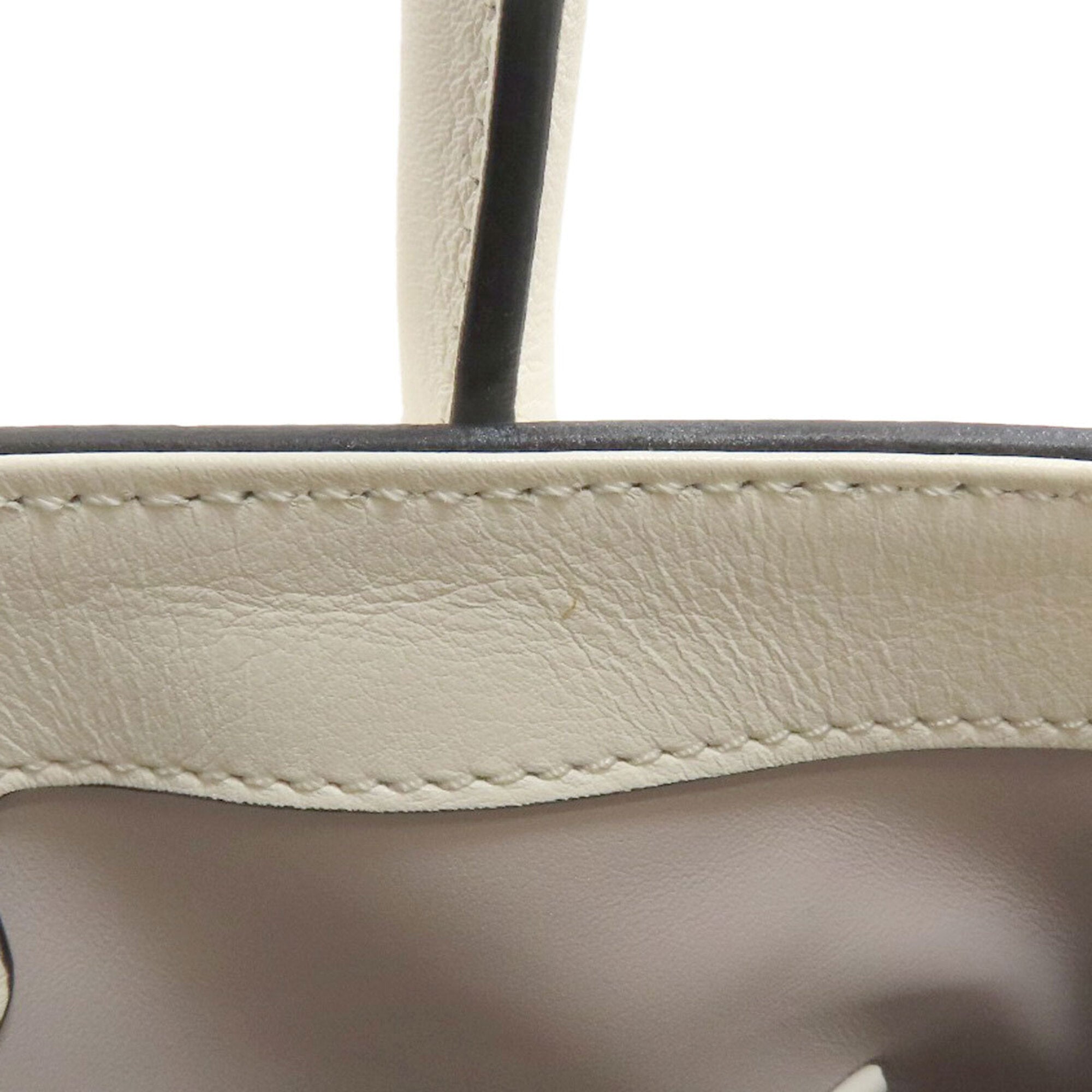 Tod's White Leather Handbag (Pre-Owned)