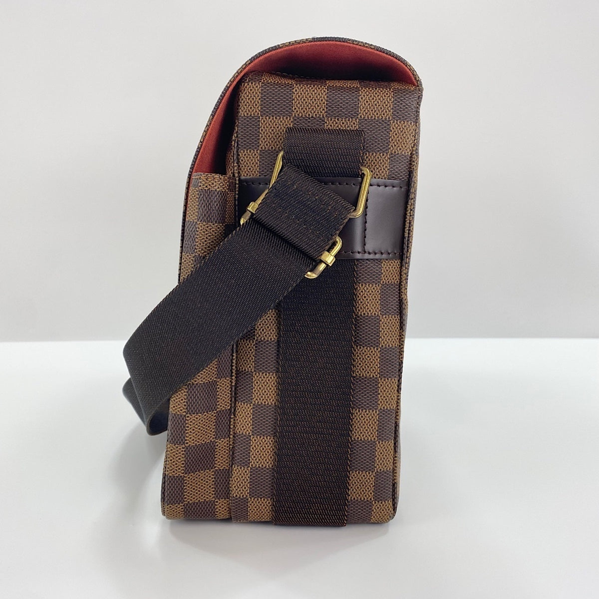 Louis Vuitton Brown Shoulder Bag (Pre-Owned)