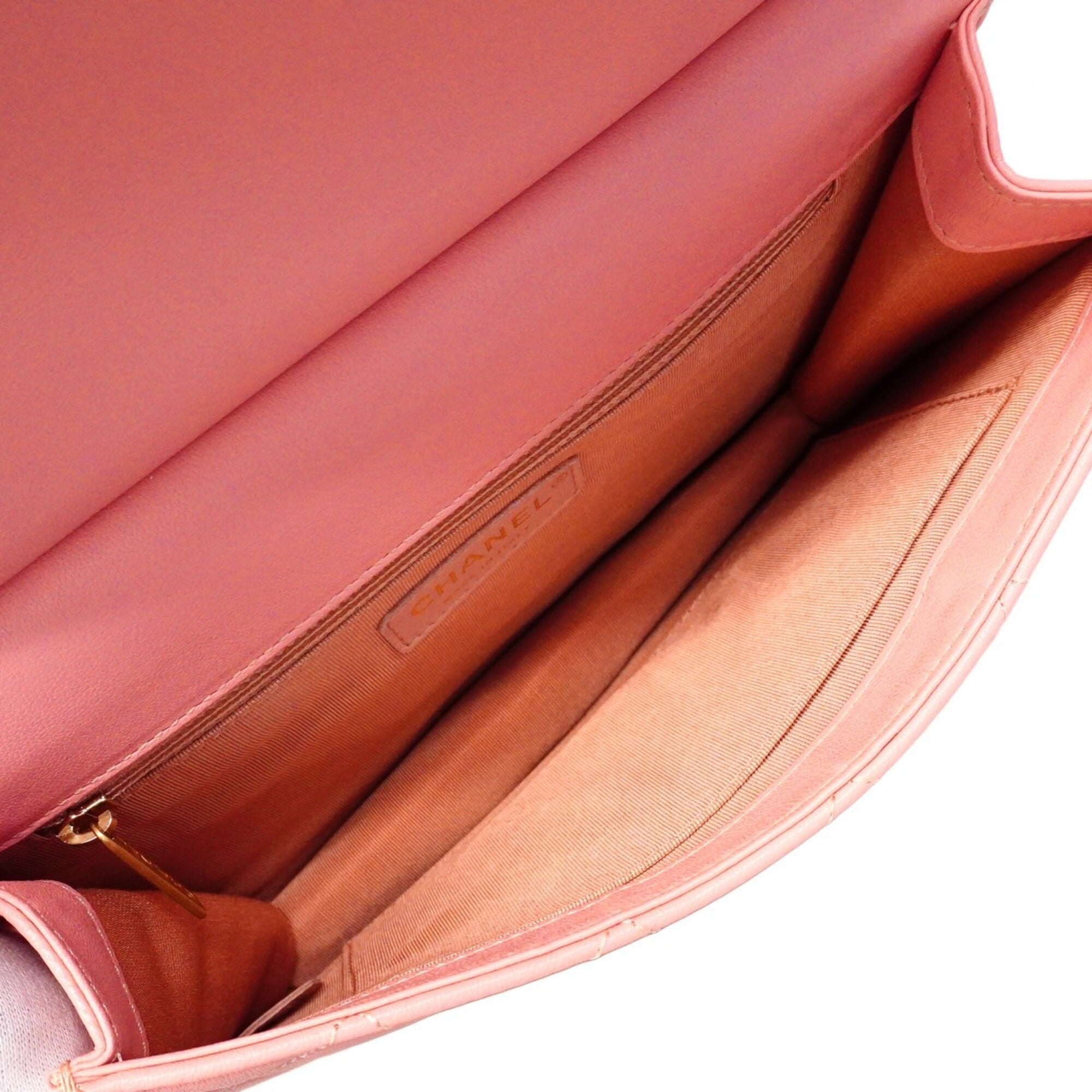 Chanel Pink Leather Shoulder Bag (Pre-Owned)