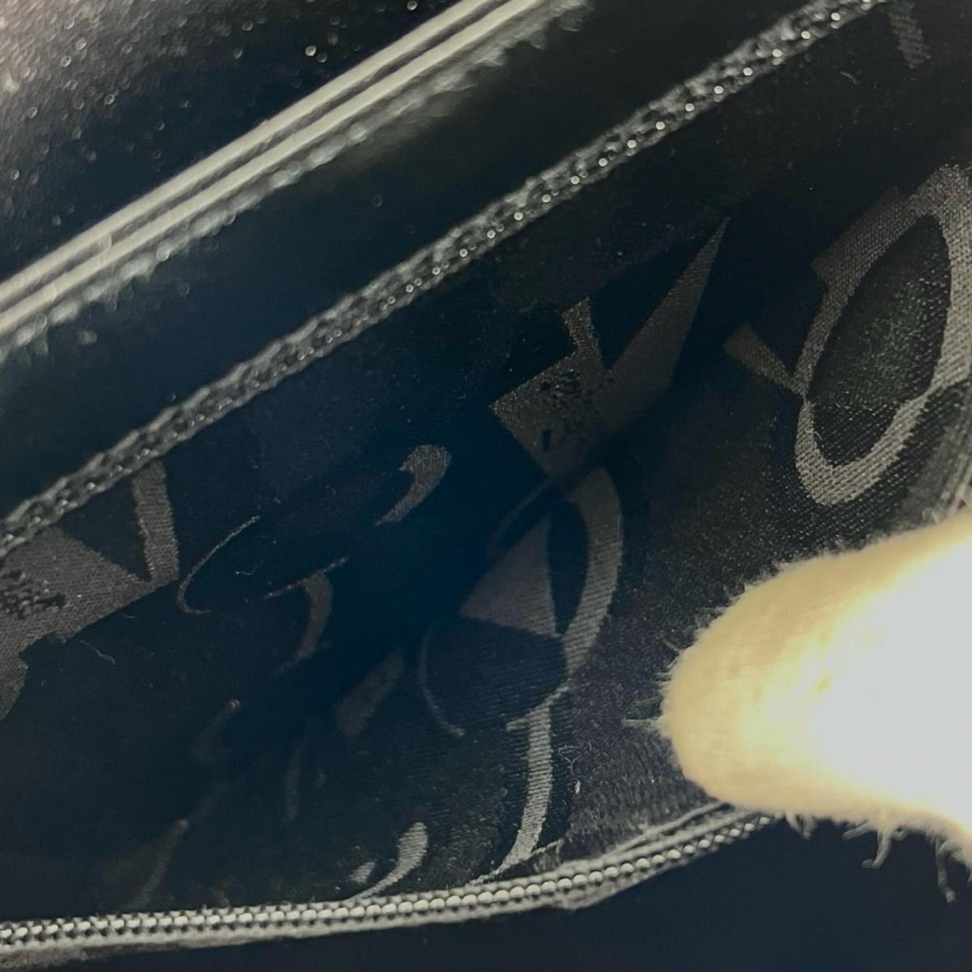 Salvatore Ferragamo Black Leather Handbag (Pre-Owned)