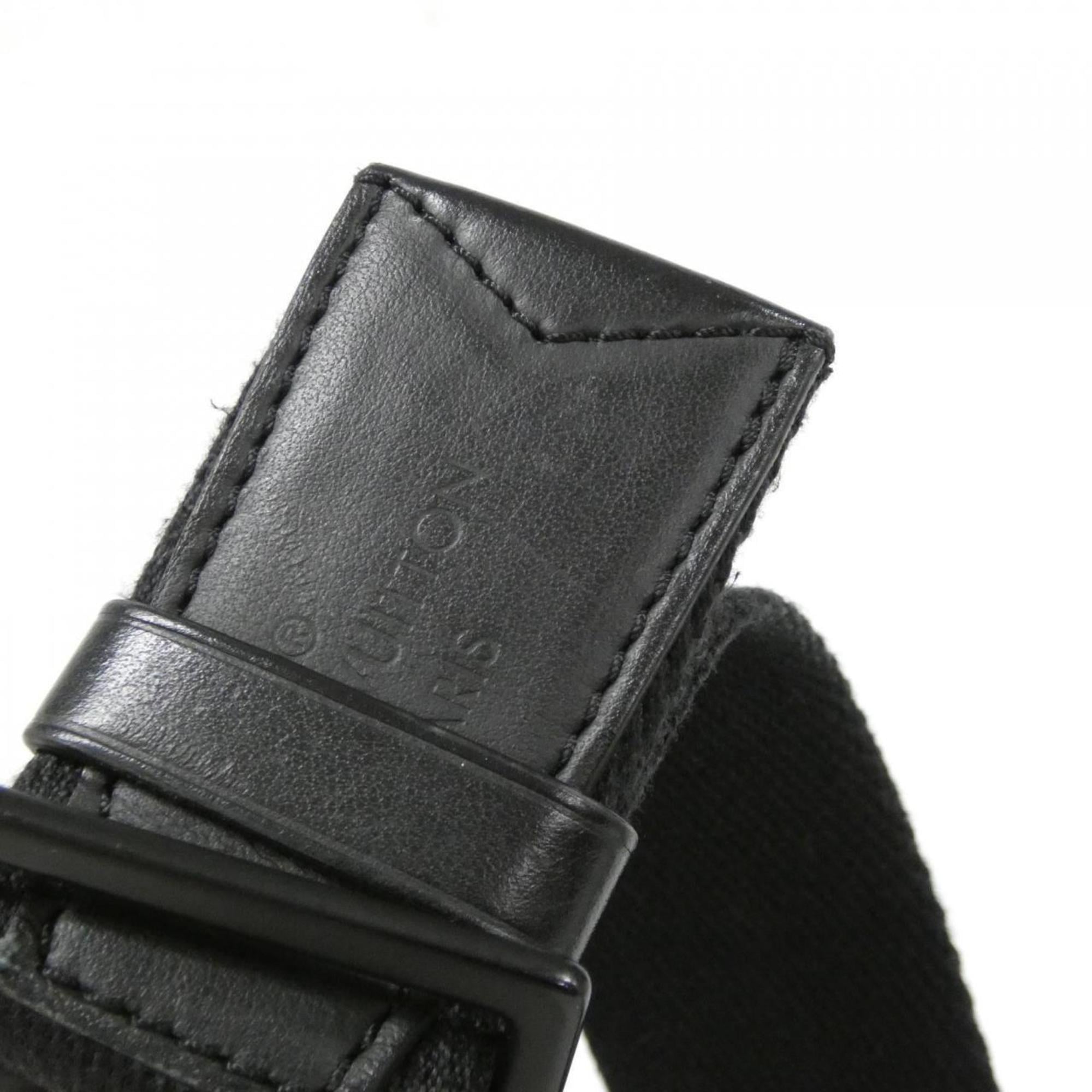 Louis Vuitton Black Leather Shoulder Bag (Pre-Owned)