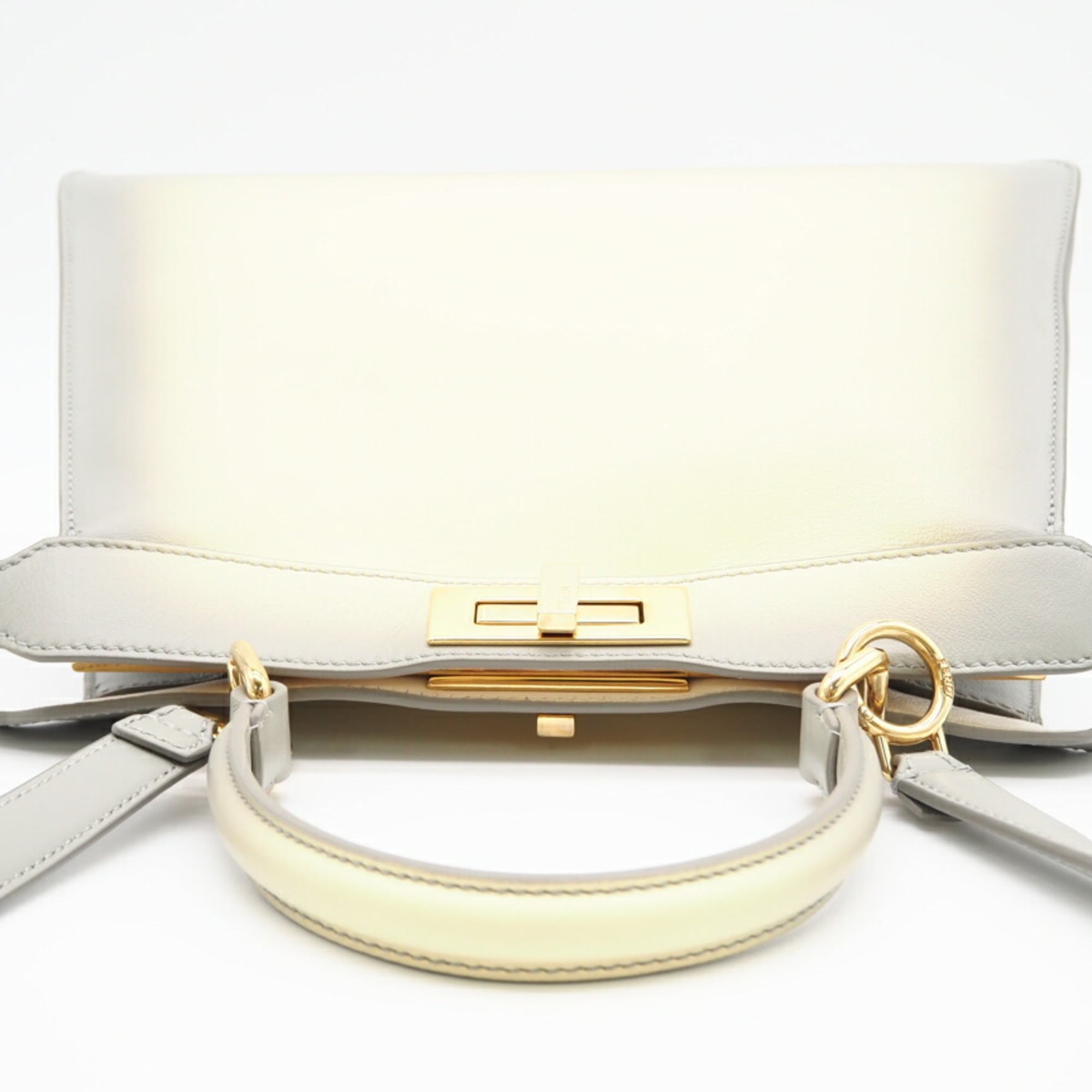 Fendi Cream Gray Leather Shoulder Bag (Pre-Owned)