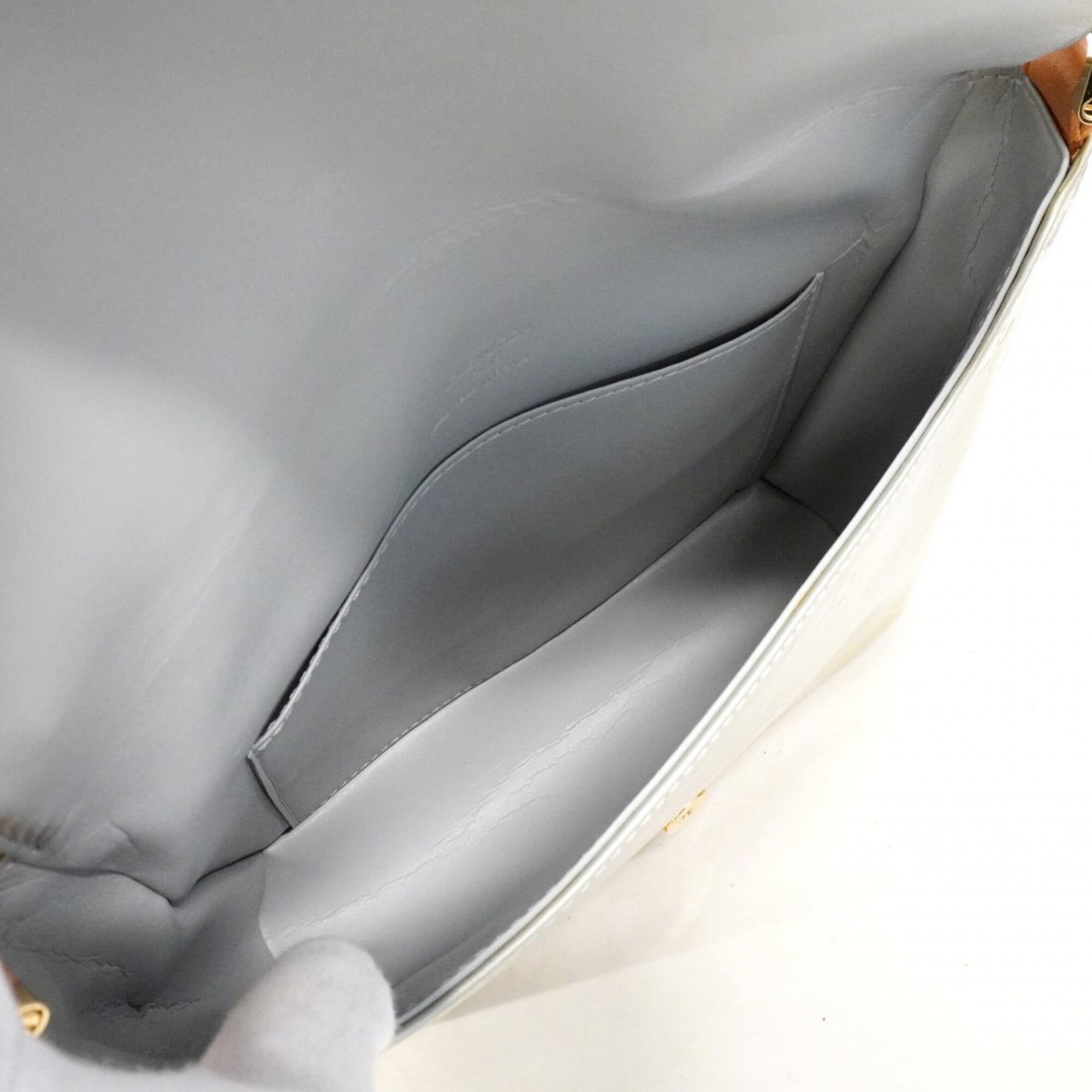 Louis Vuitton Gris Shoulder Bag (Pre-Owned)
