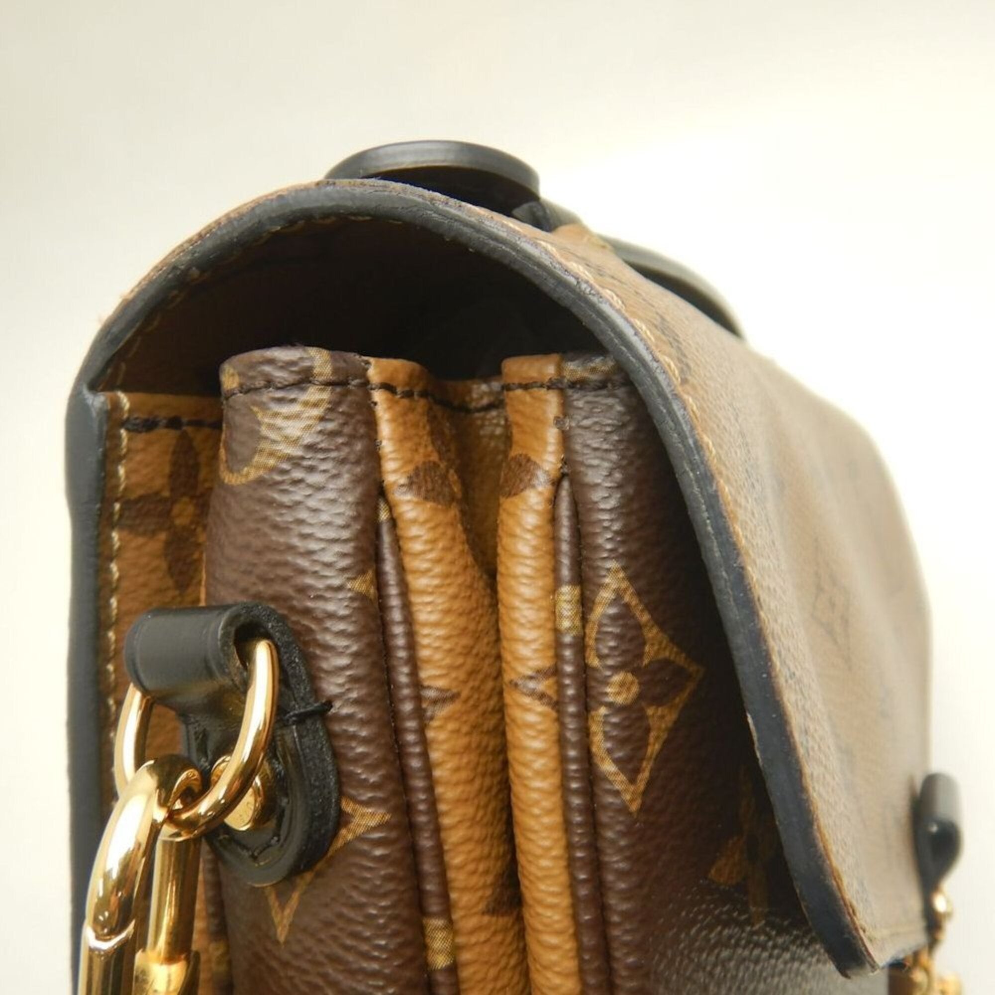 Louis Vuitton Brown Monogram Handbag (Pre-Owned)