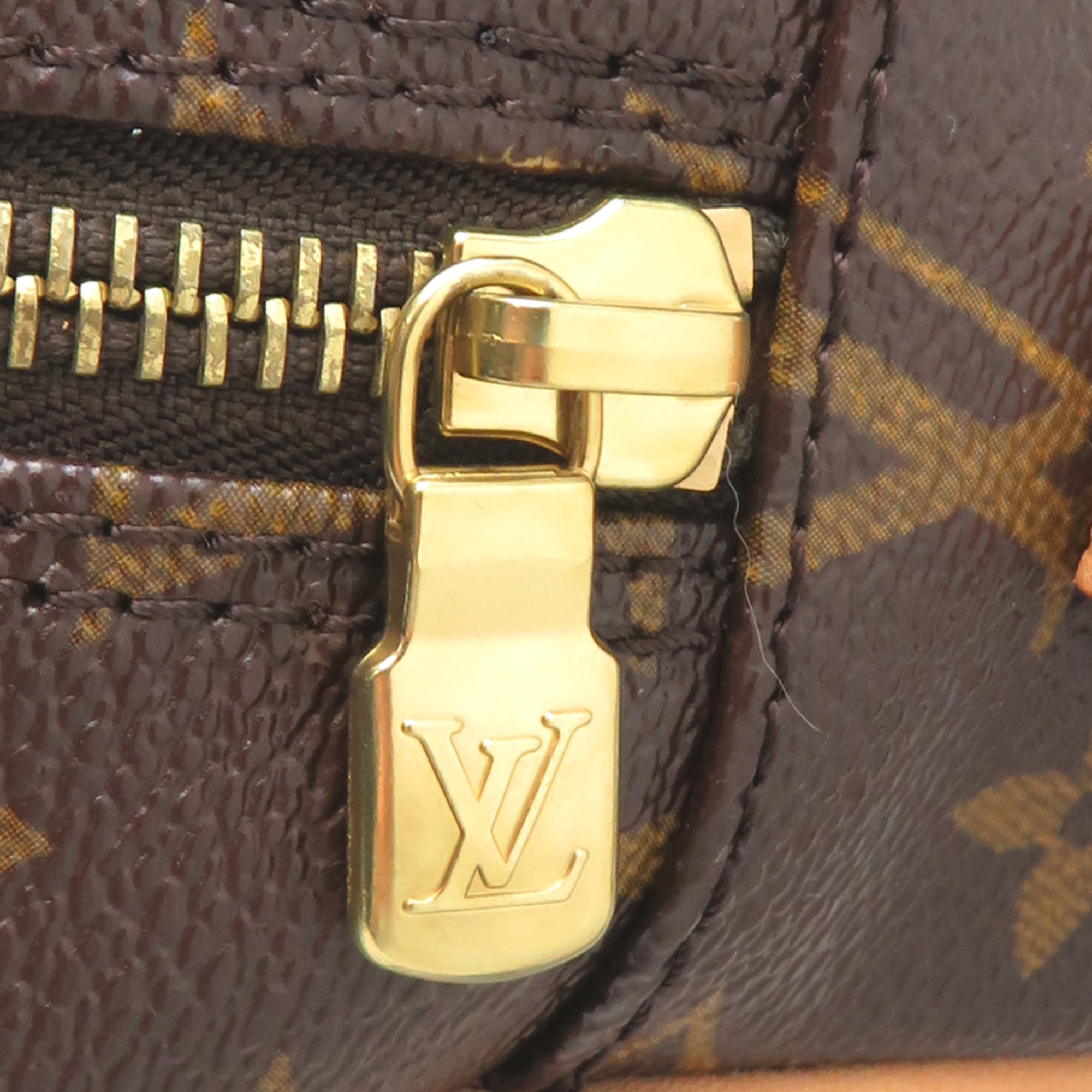 Louis Vuitton Brown Monogram Shoulder Bag (Pre-Owned)