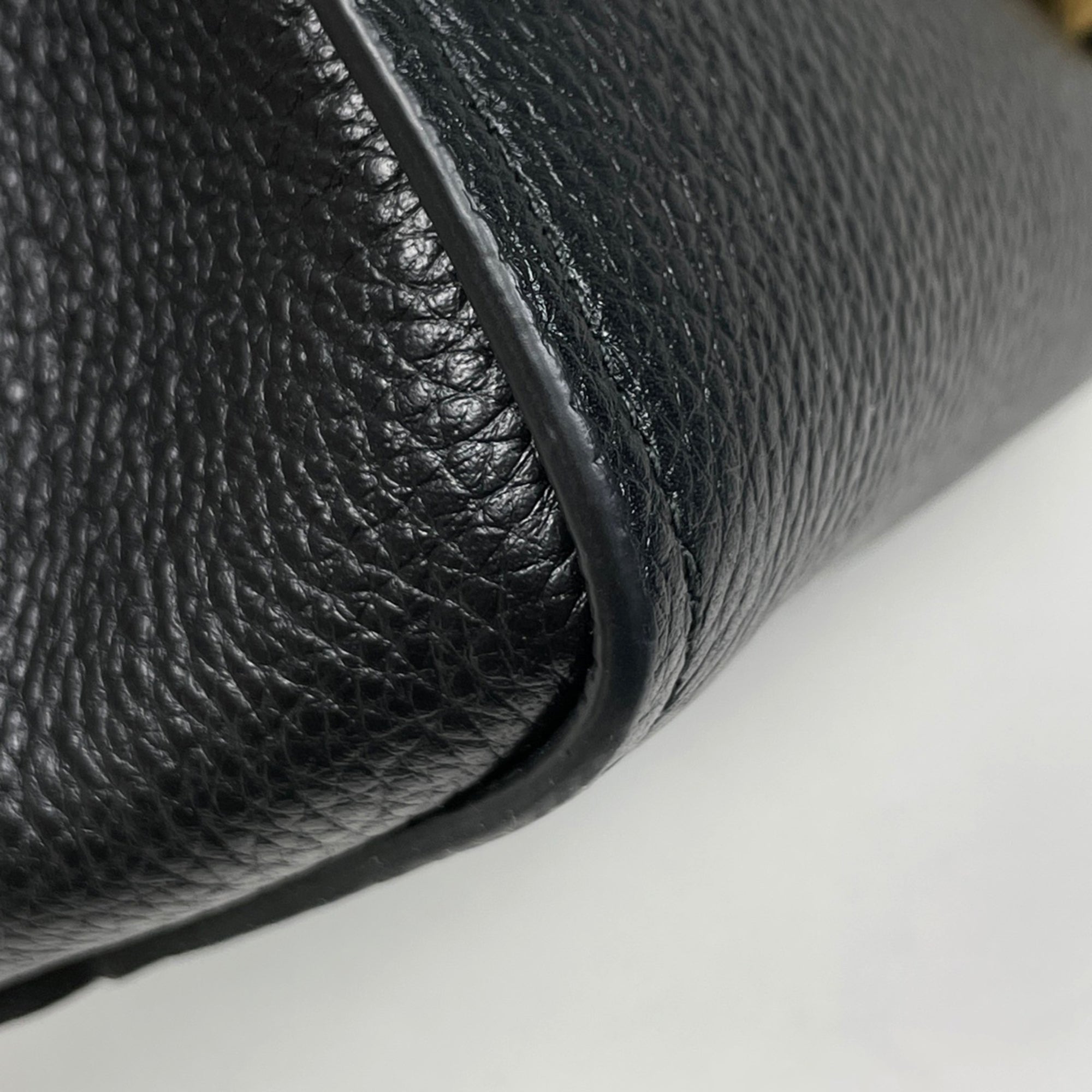Salvatore Ferragamo Gancini Black Leather Handbag Shoulder Bag (Pre-Owned)