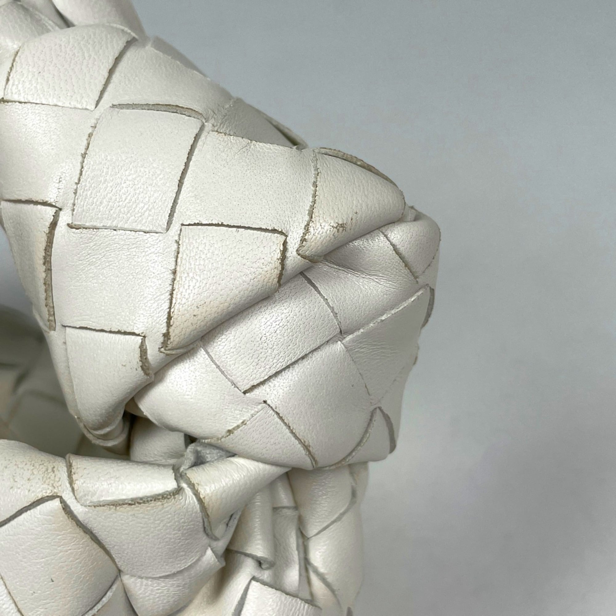 Bottega Veneta White Intrecciato Handbag (Pre-Owned)
