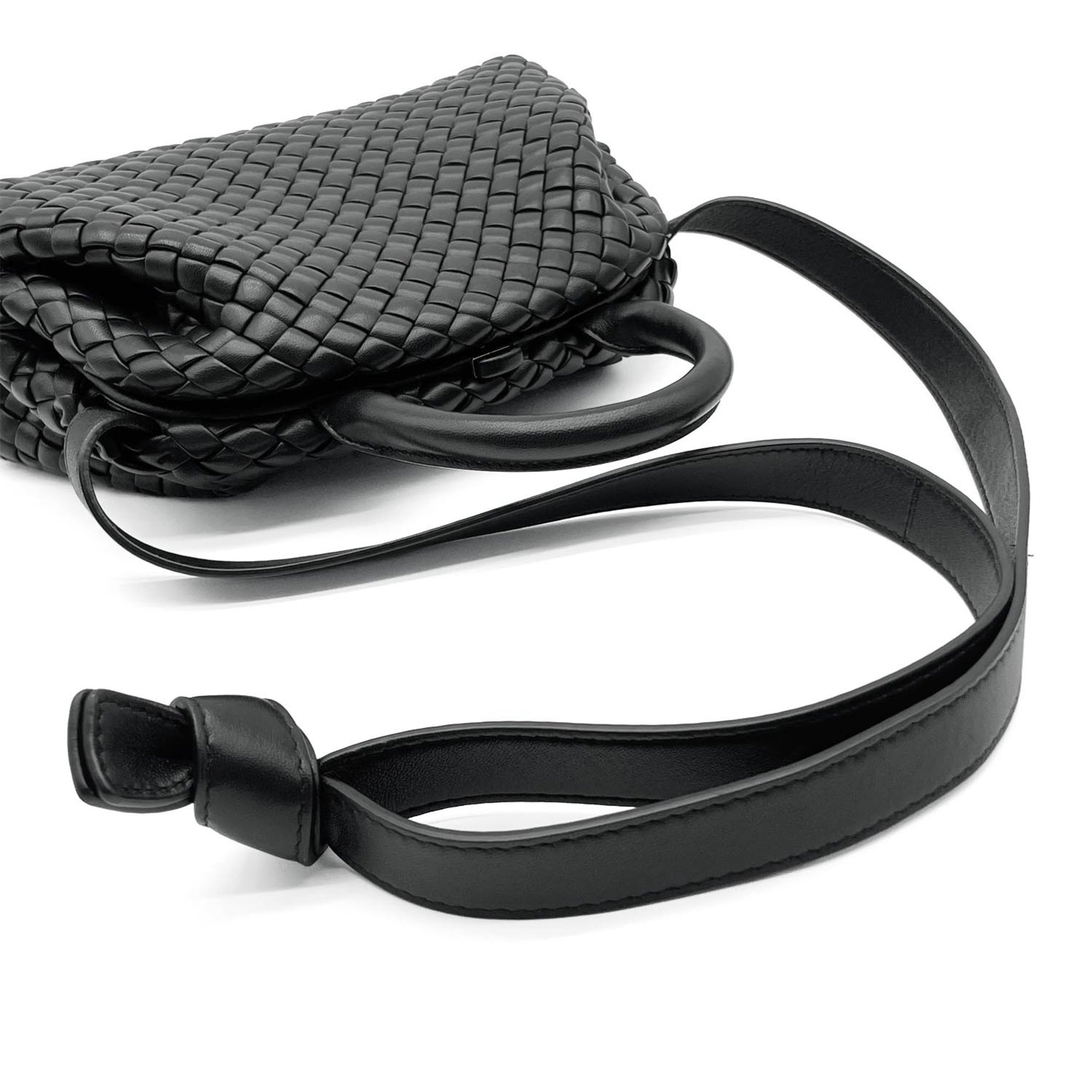 Bottega Veneta Black Leather Shoulder Bag (Pre-Owned)