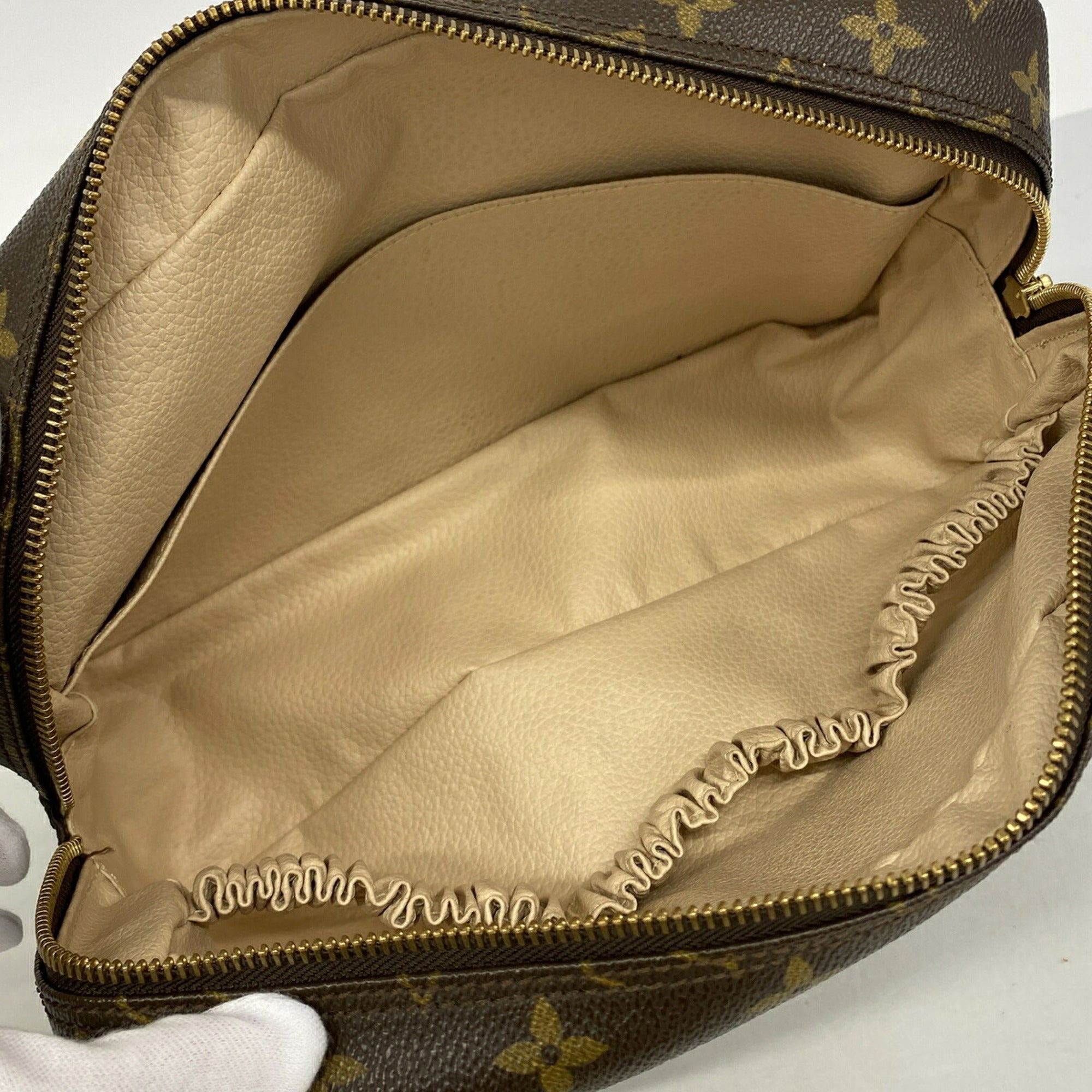 Louis Vuitton Brown Pouch (Pre-Owned)