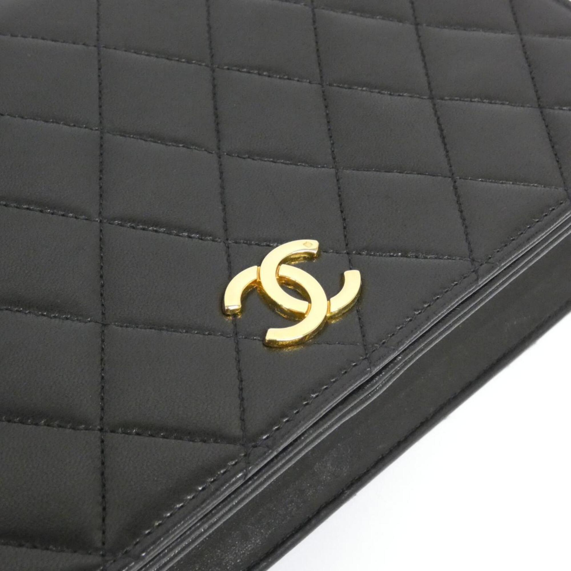 Chanel Black Leather Shoulder Bag (Pre-Owned)