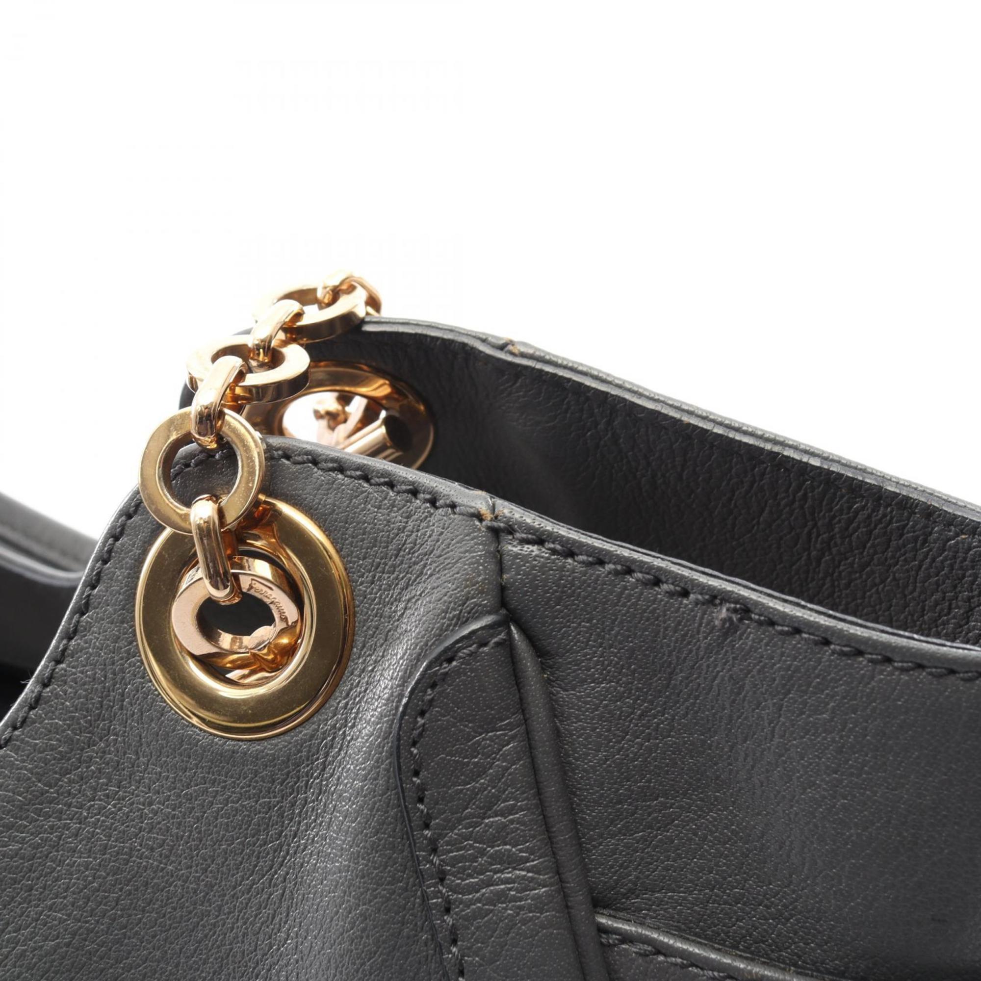 Salvatore Ferragamo Gray Leather Handbag Tote Bag (Pre-Owned)