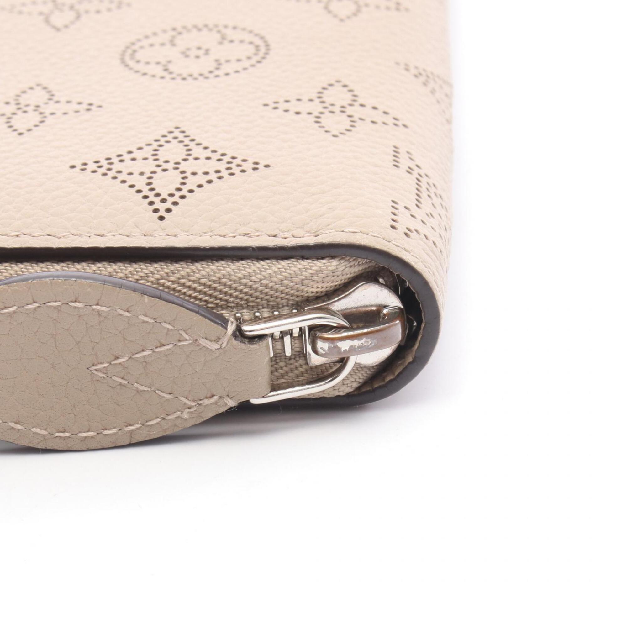 Louis Vuitton Beige Mahina Leather Leather Long Wallet (Bi-Fold) (Pre-Owned)