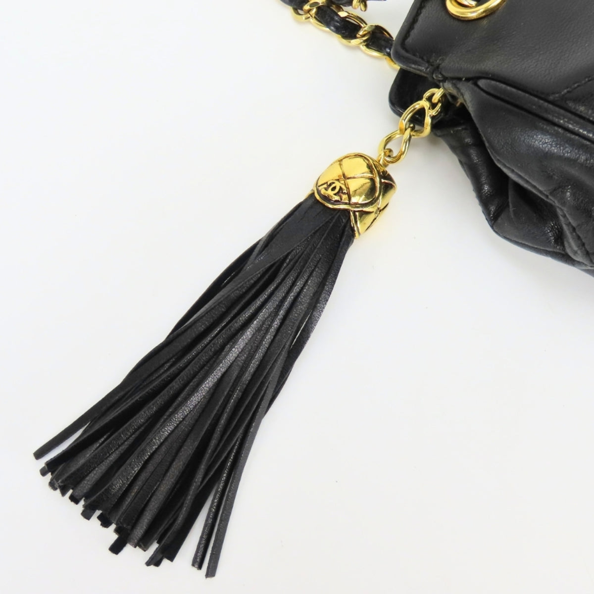 Chanel Black Leather Shoulder Bag (Pre-Owned)