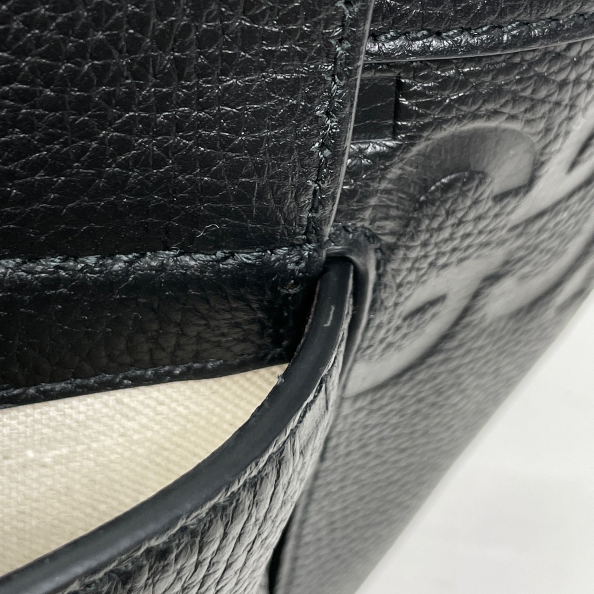 Gucci Black Leather (Pre-Owned)