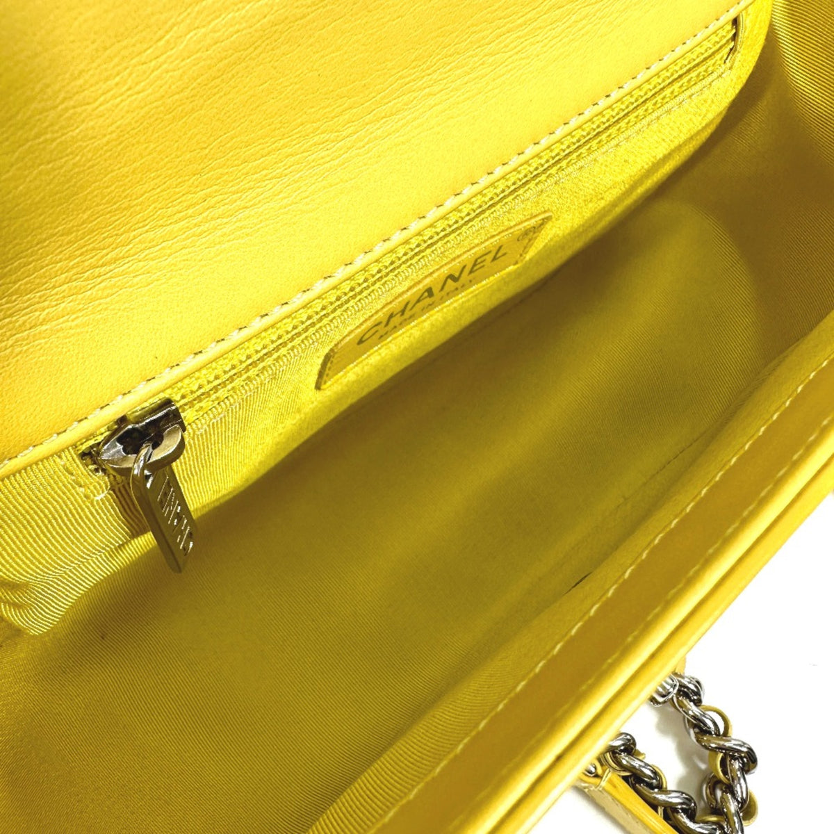 Chanel Yellow Leather Shoulder Bag (Pre-Owned)