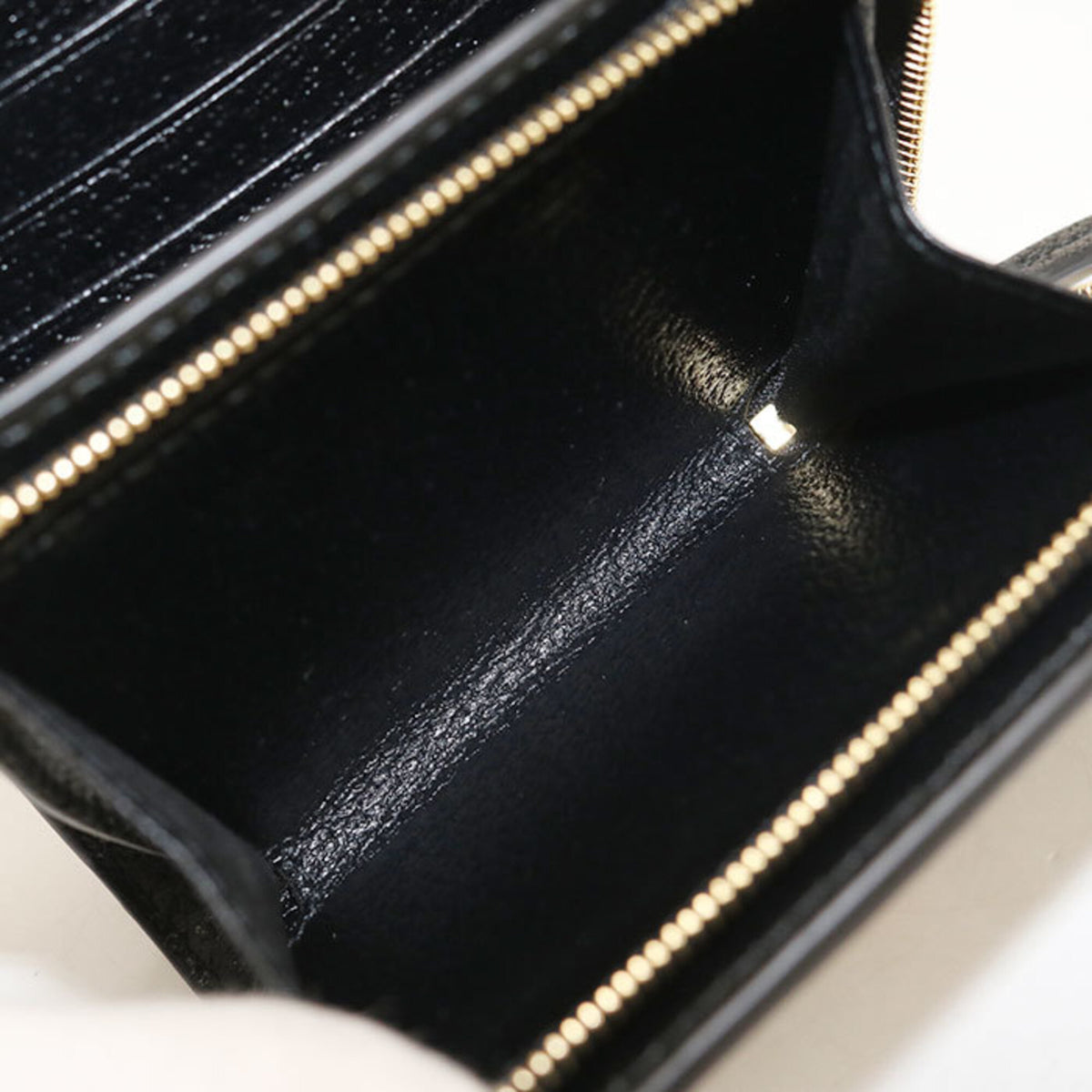 Gucci Black Leather Wallet (Bi-Fold) (Pre-Owned)