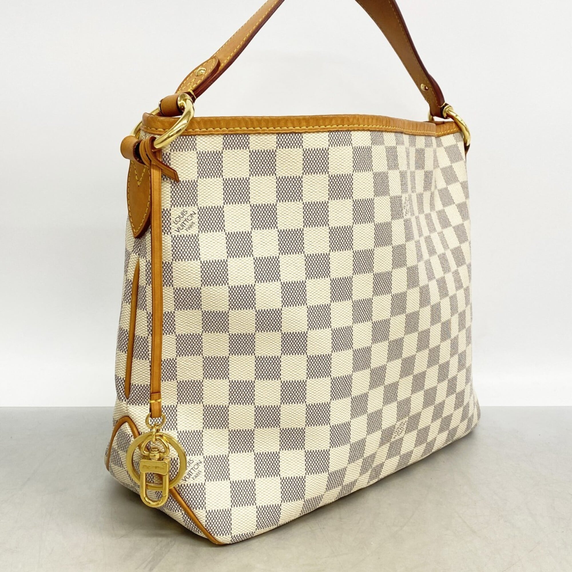 Louis Vuitton Rose Ballerine White Shoulder Bag (Pre-Owned)