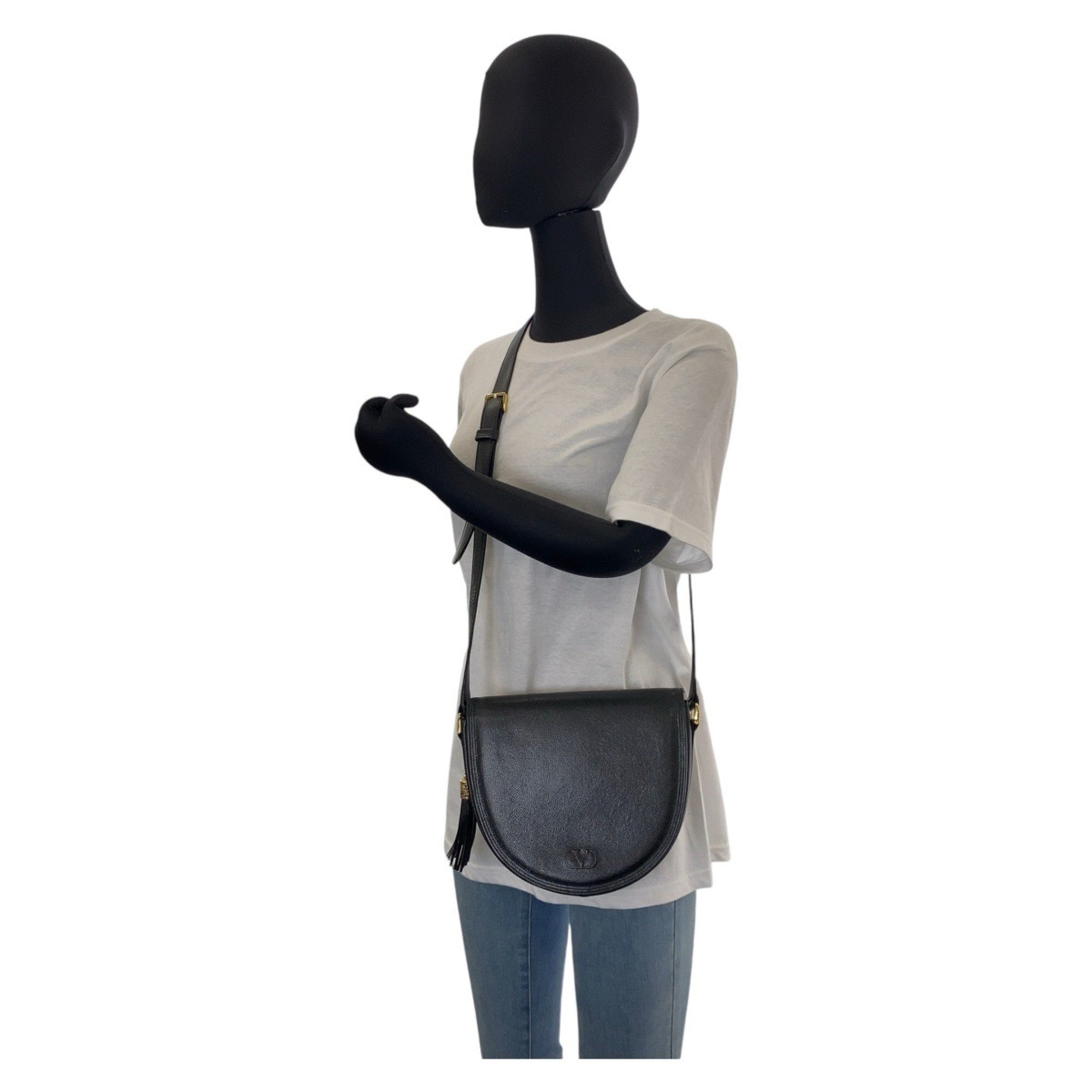 Valentino Garavani Black Leather Pochette Shoulder Bag (Pre-Owned)