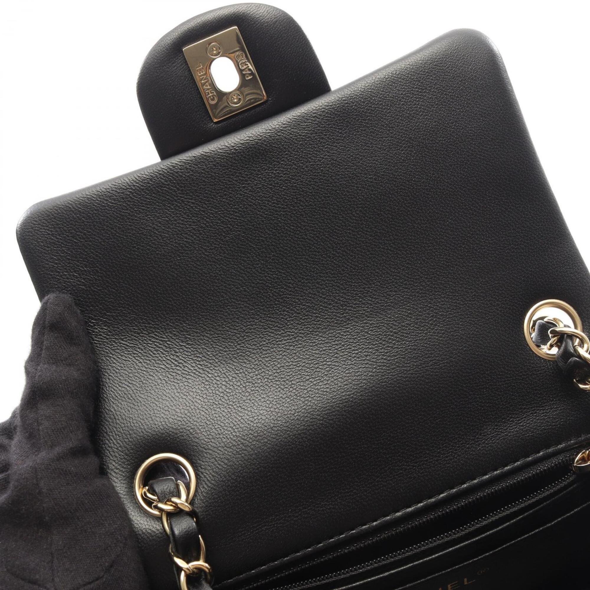 Chanel Black Leather Handbag Shoulder Bag (Pre-Owned)