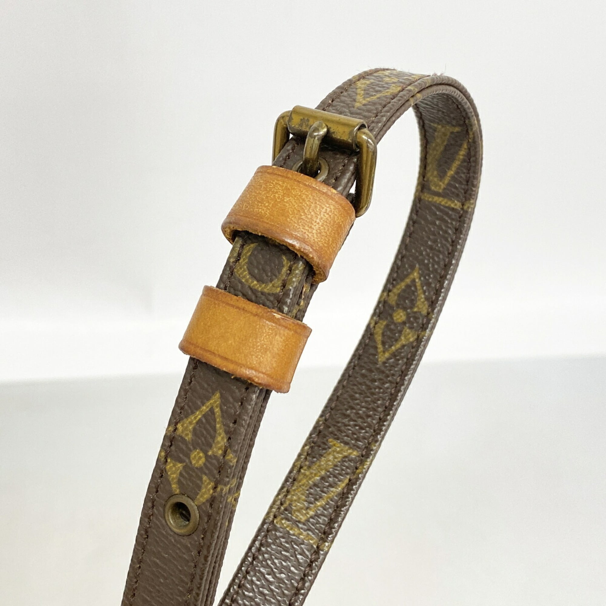 Louis Vuitton Brown Shoulder Bag (Pre-Owned)