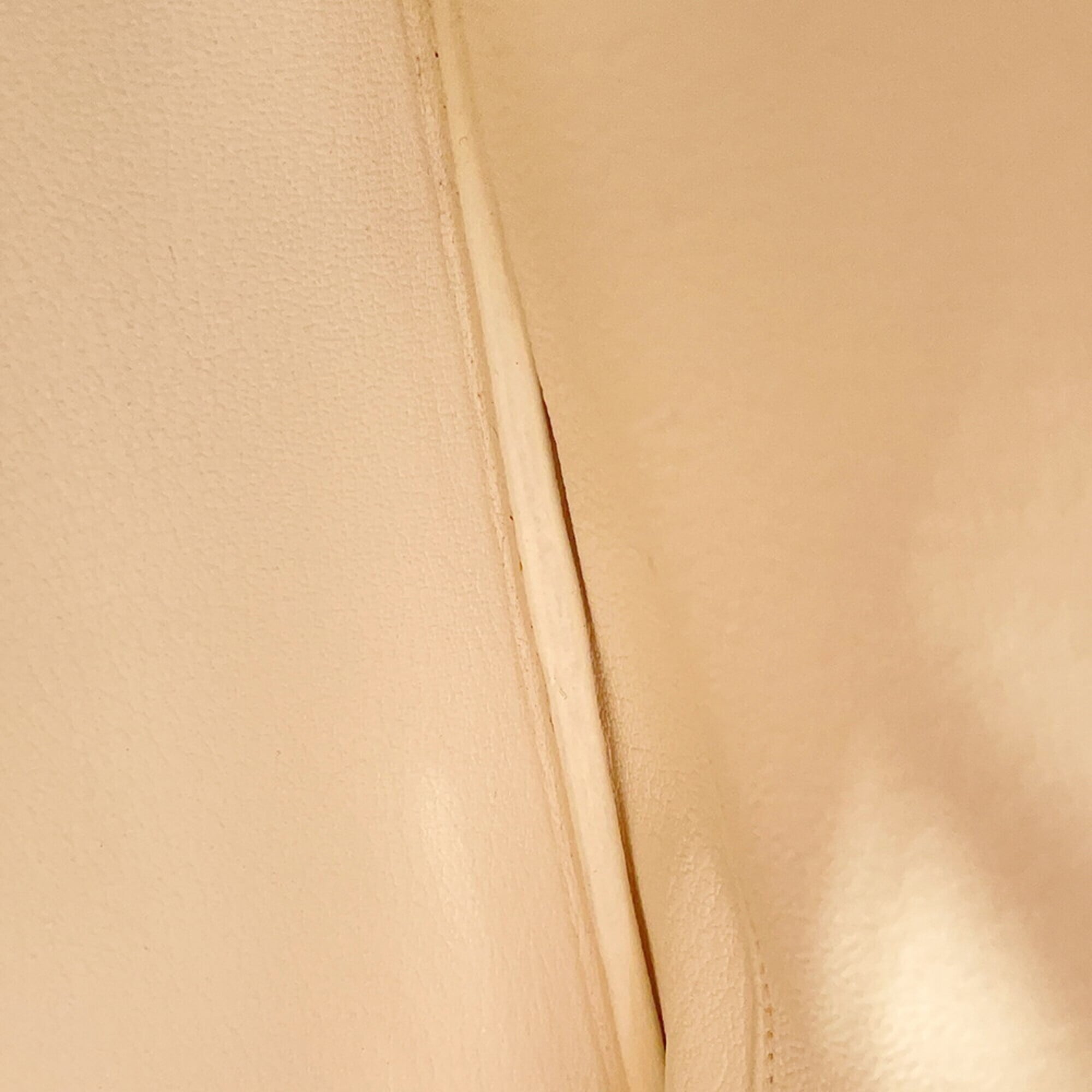 Hermes White Taurillon Clemence Leather Handbag (Pre-Owned)