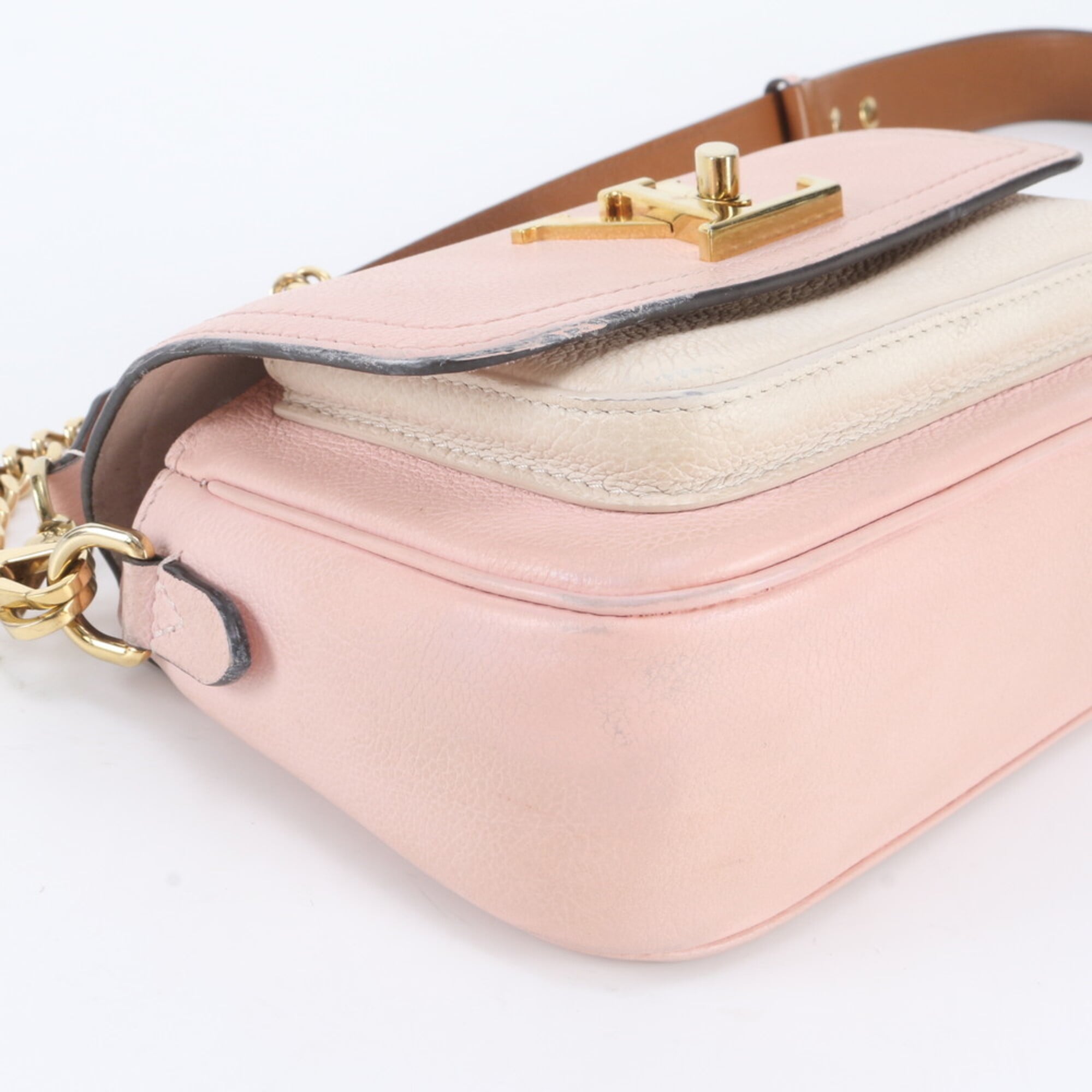 Louis Vuitton Leather Shoulder Bag (Pre-Owned)