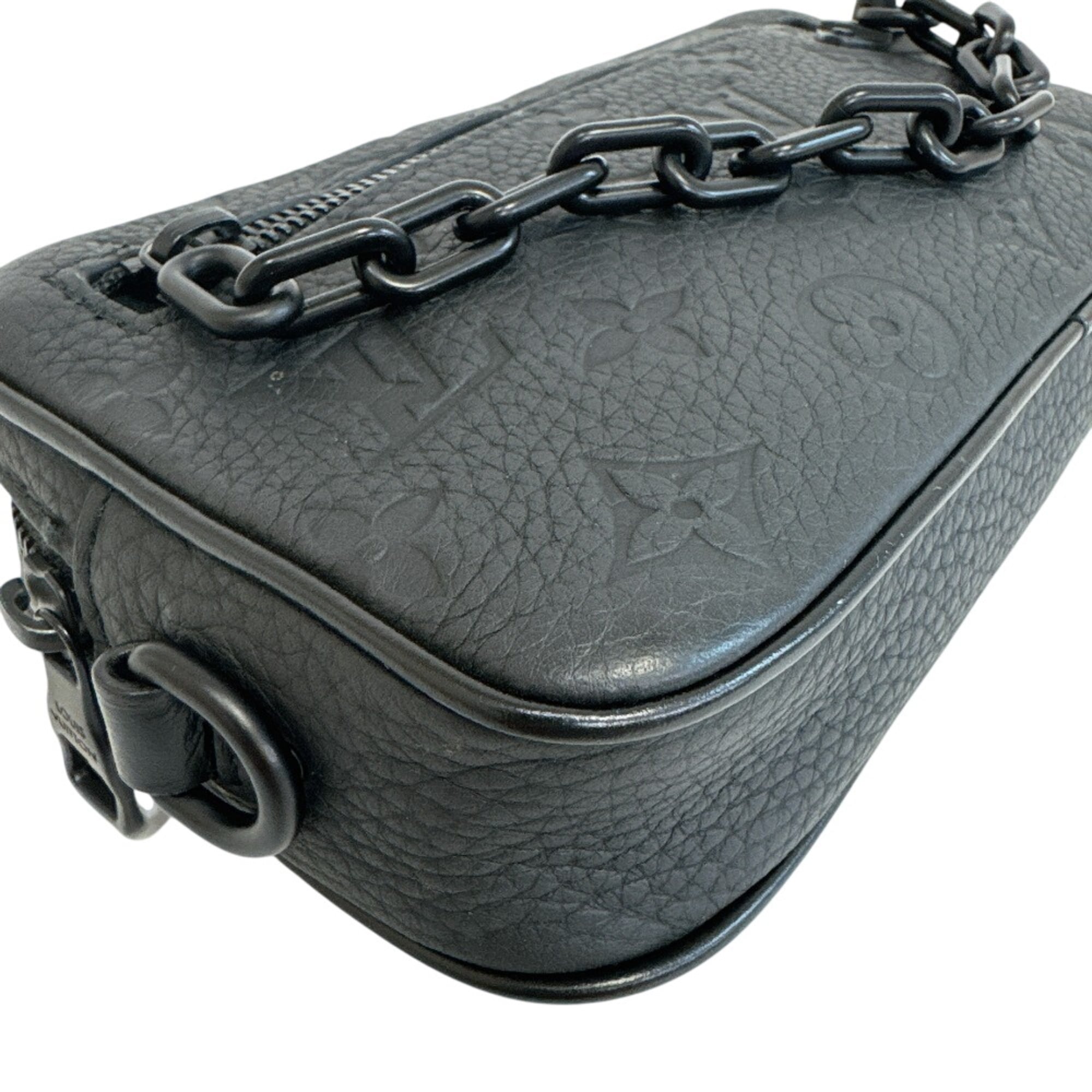 Louis Vuitton Black Leather Clutch Bag Pochette (Pre-Owned)