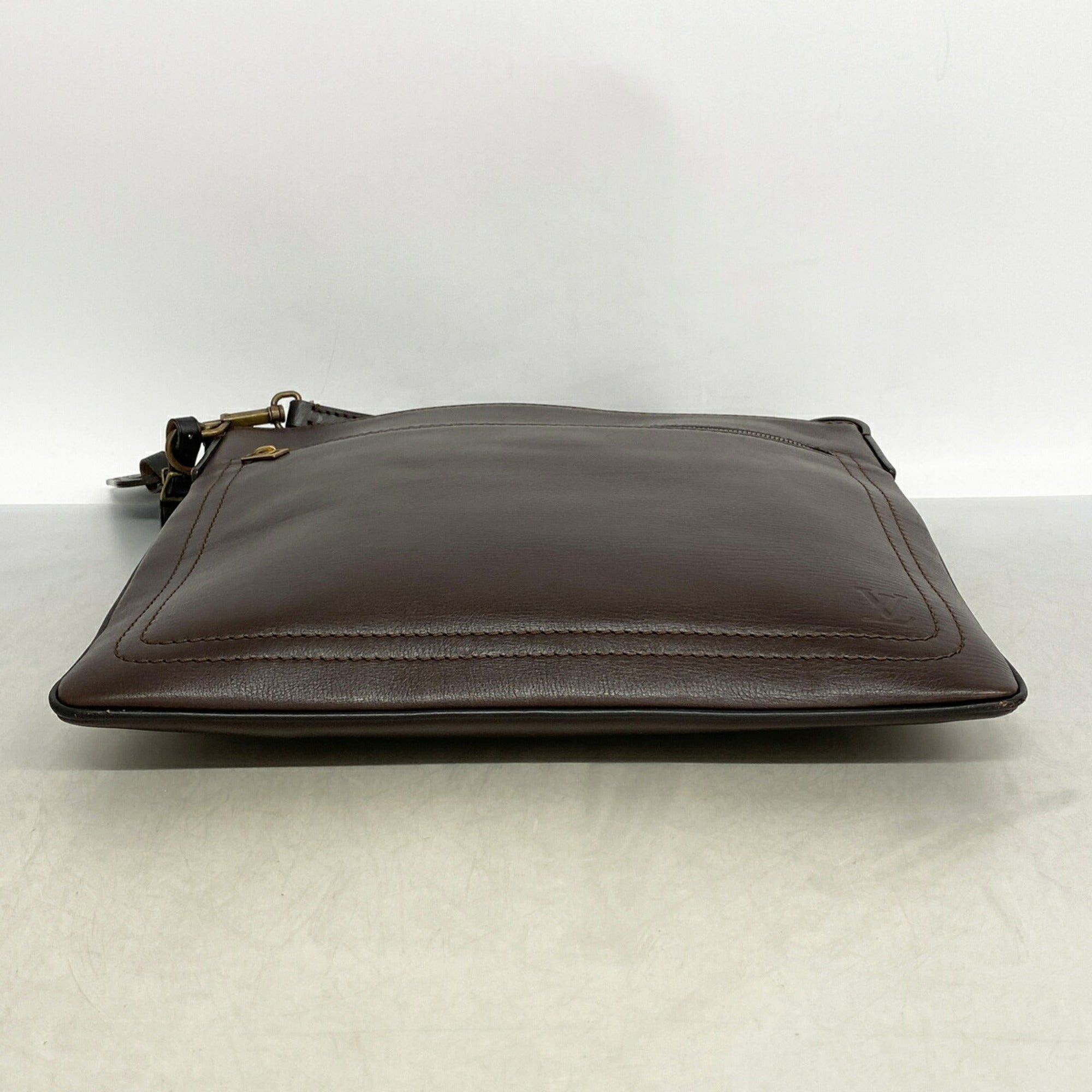 Louis Vuitton Coffee Shoulder Bag (Pre-Owned)