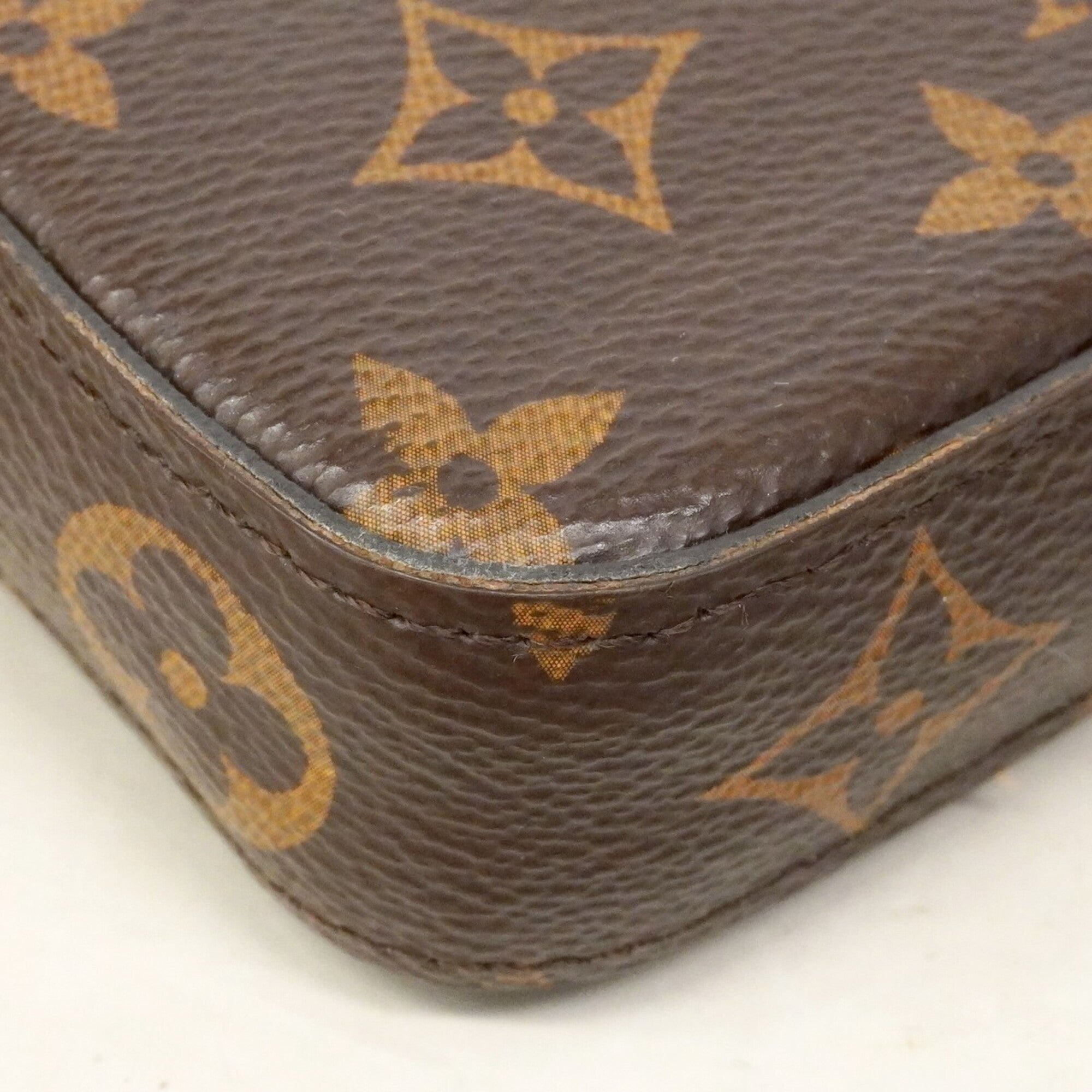 Louis Vuitton Brown Chain/Shoulder Wallet (Pre-Owned)