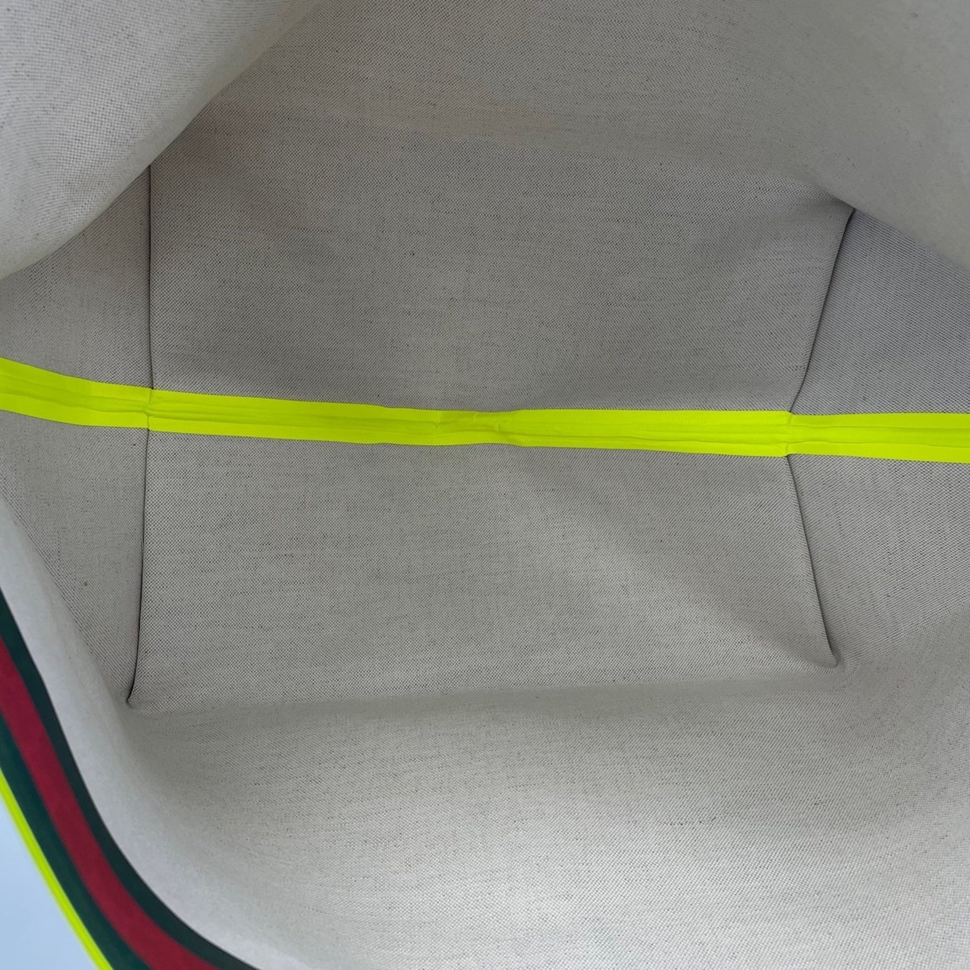 Gucci Beige Tote Bag (Pre-Owned)