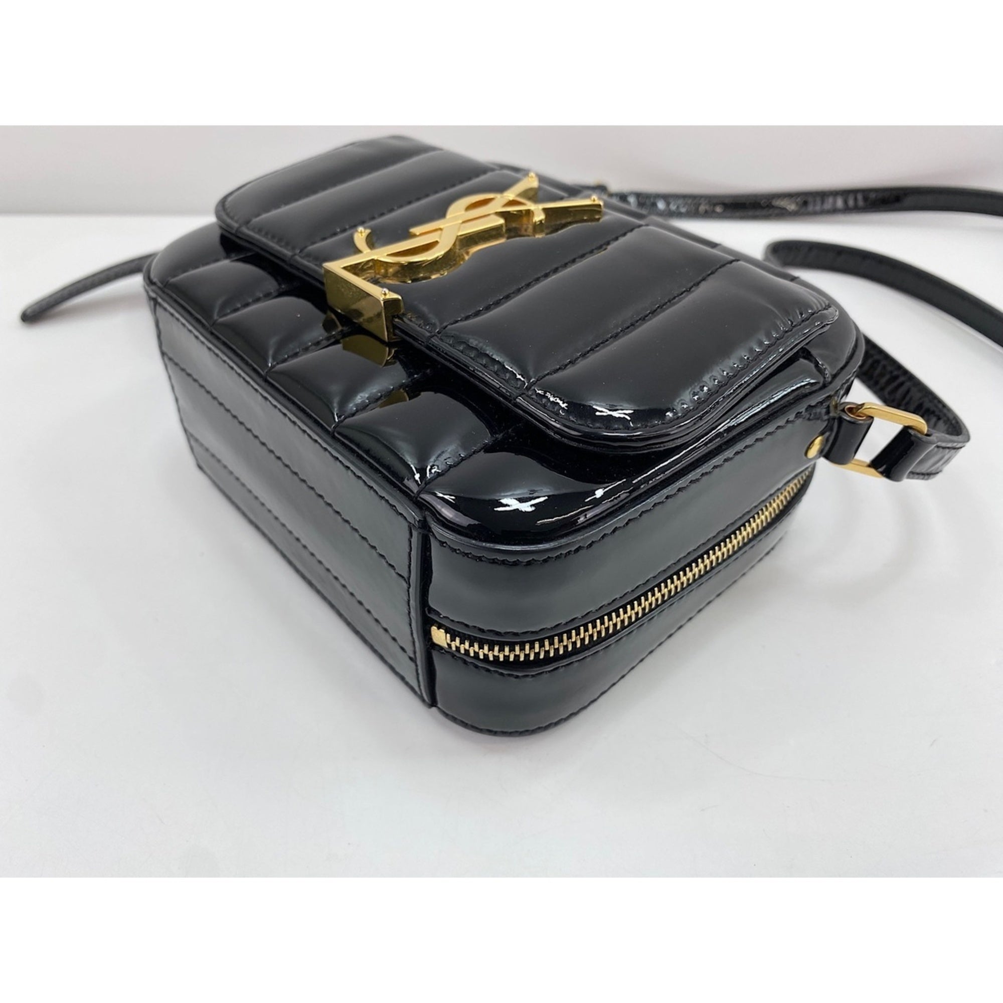 Yves Saint Laurent Black Shoulder Bag (Pre-Owned)