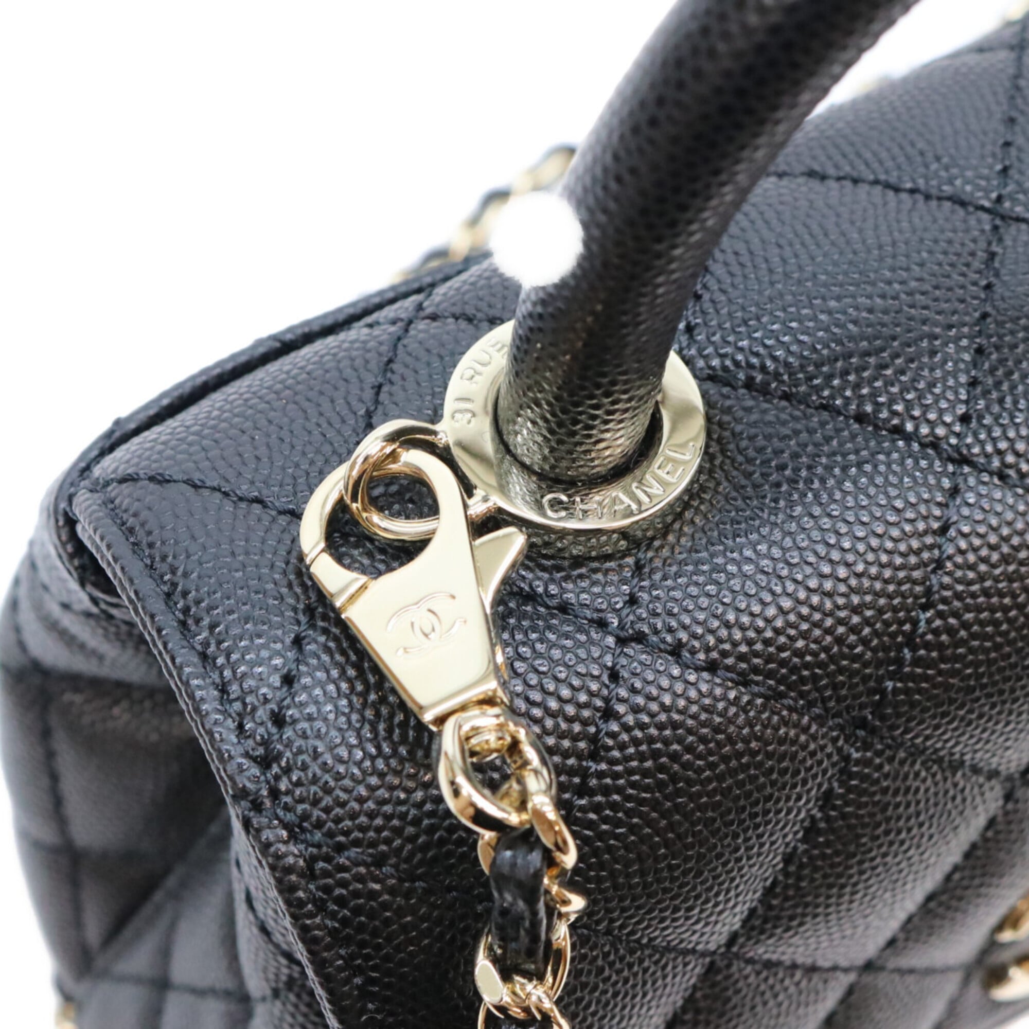 Chanel Black Grained Calfskin Handbag Shoulder Bag (Pre-Owned)