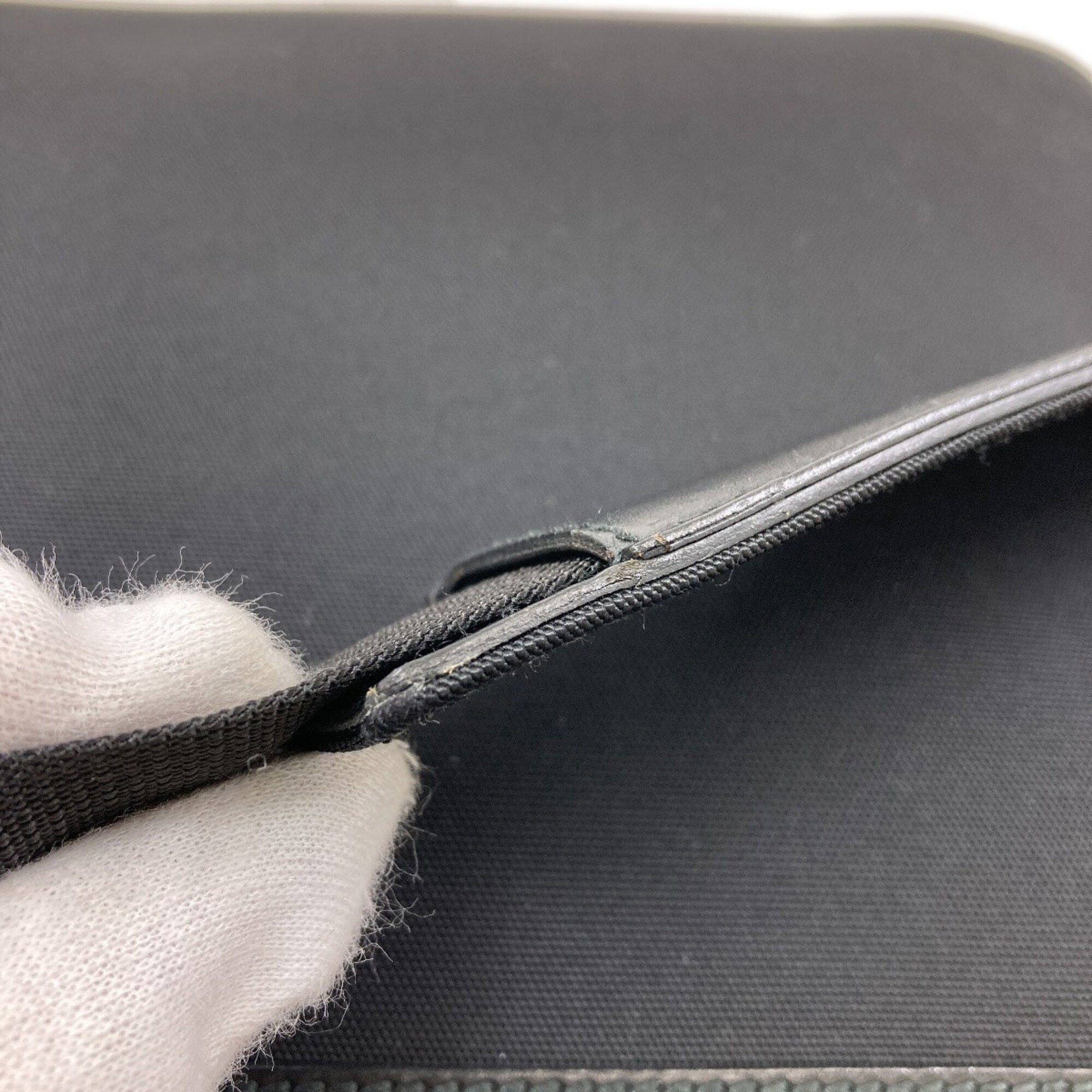 Gucci Black Nylon Canvas Shoulder Bag (Pre-Owned)